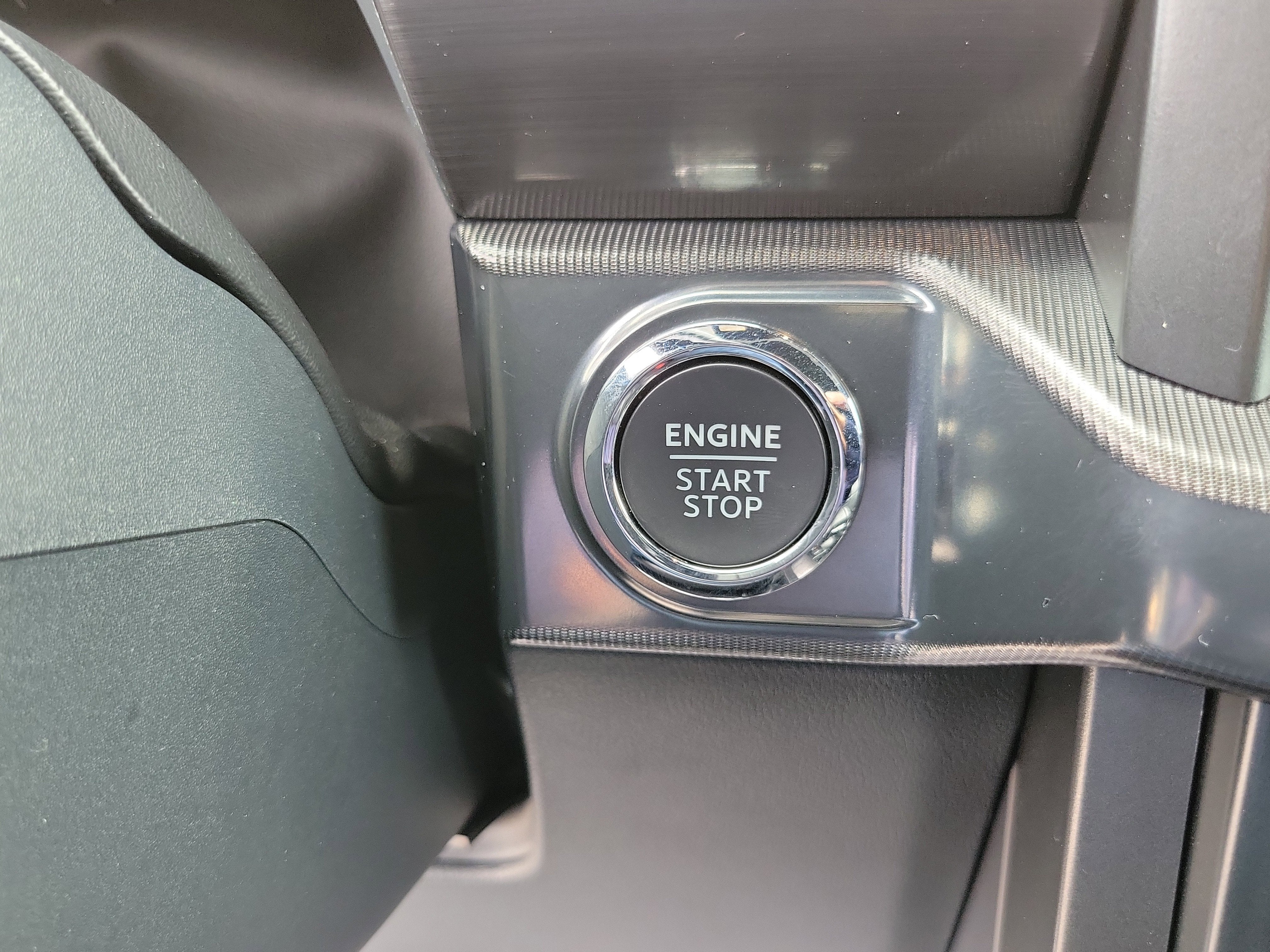 2025 Ford F-150 LARIAT 4WD