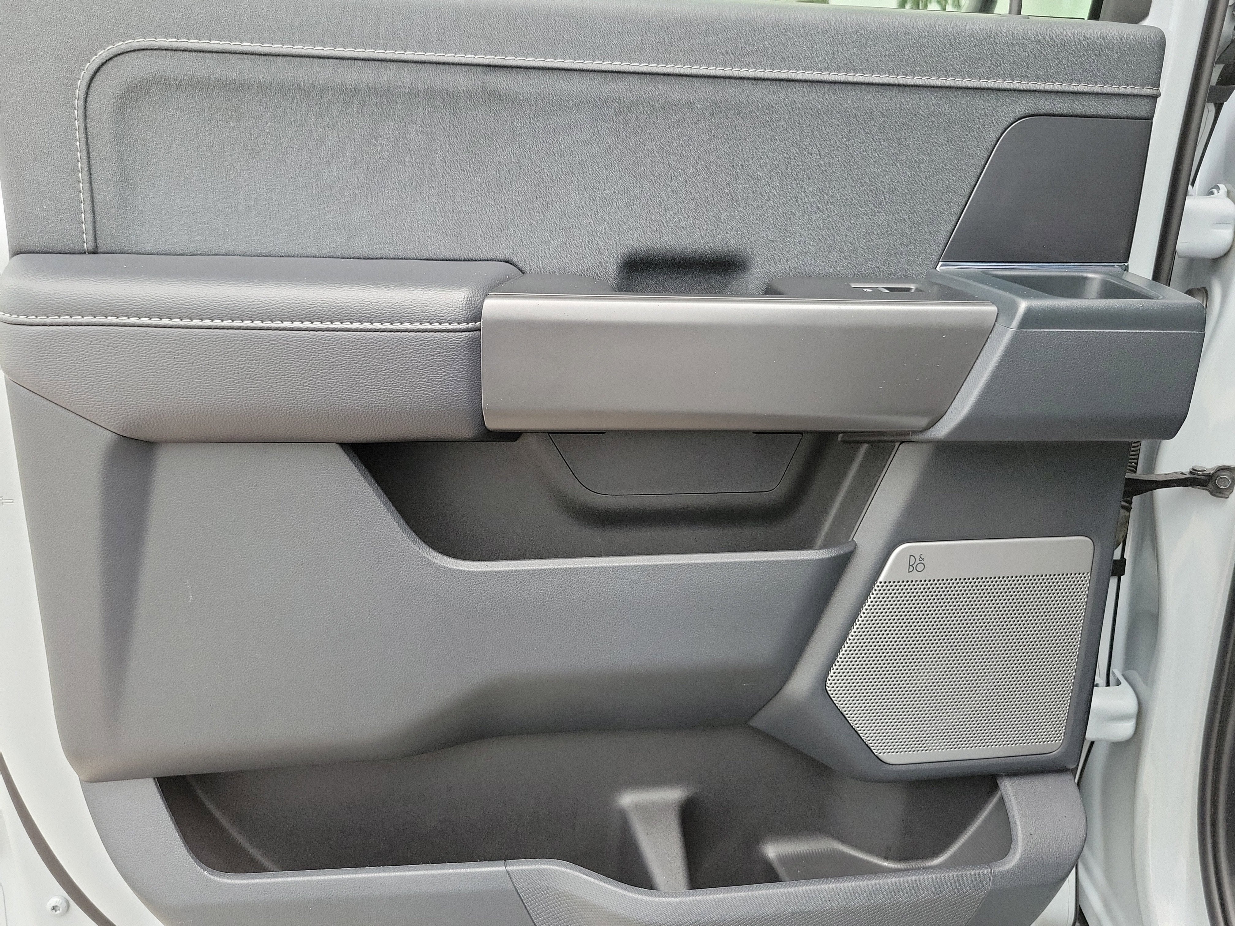 2025 Ford F-150 LARIAT 4WD