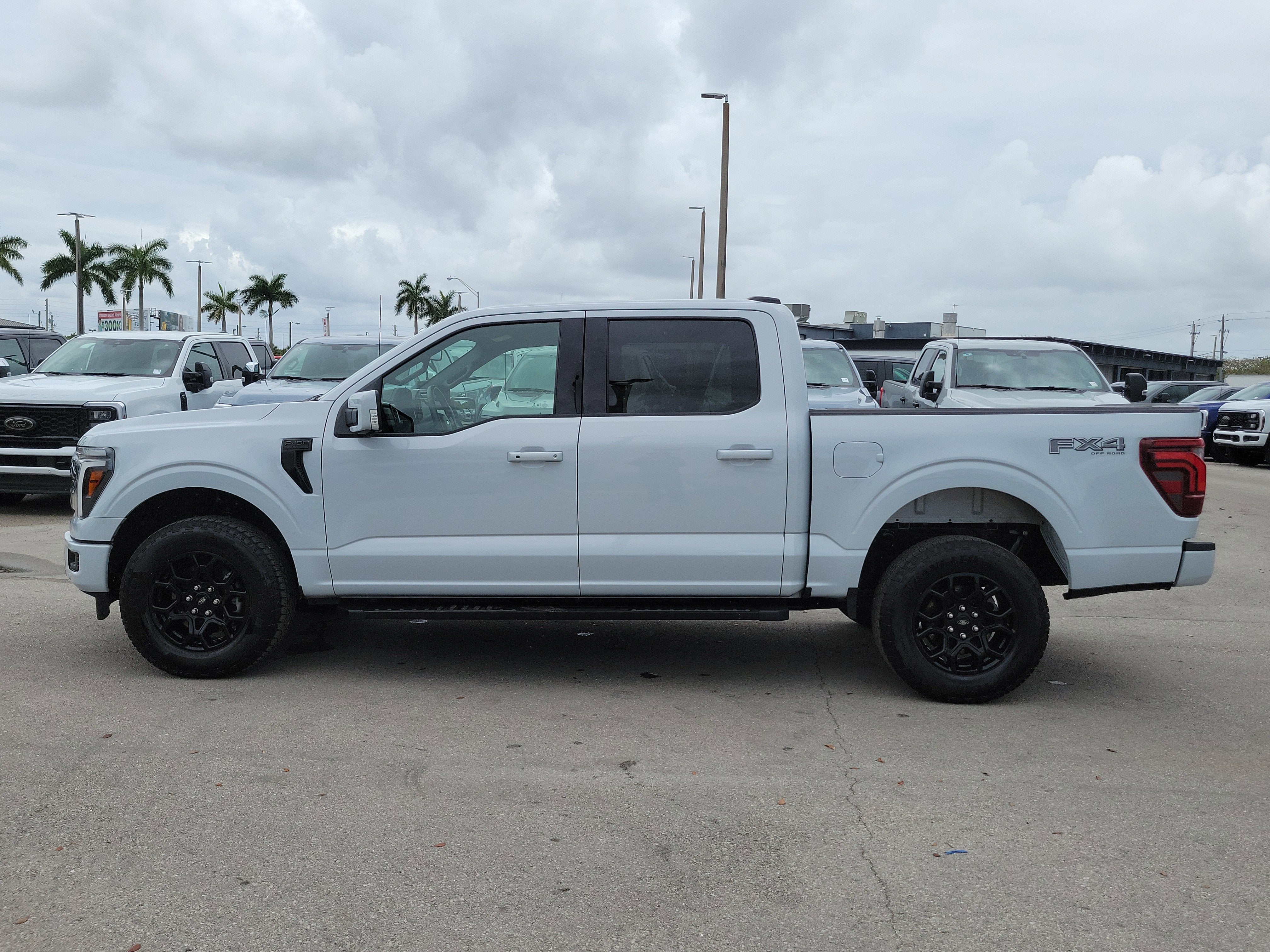 2025 Ford F-150 LARIAT 4WD