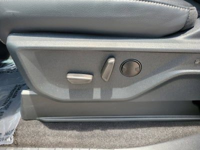 2025 Ford F-150 LARIAT 4WD