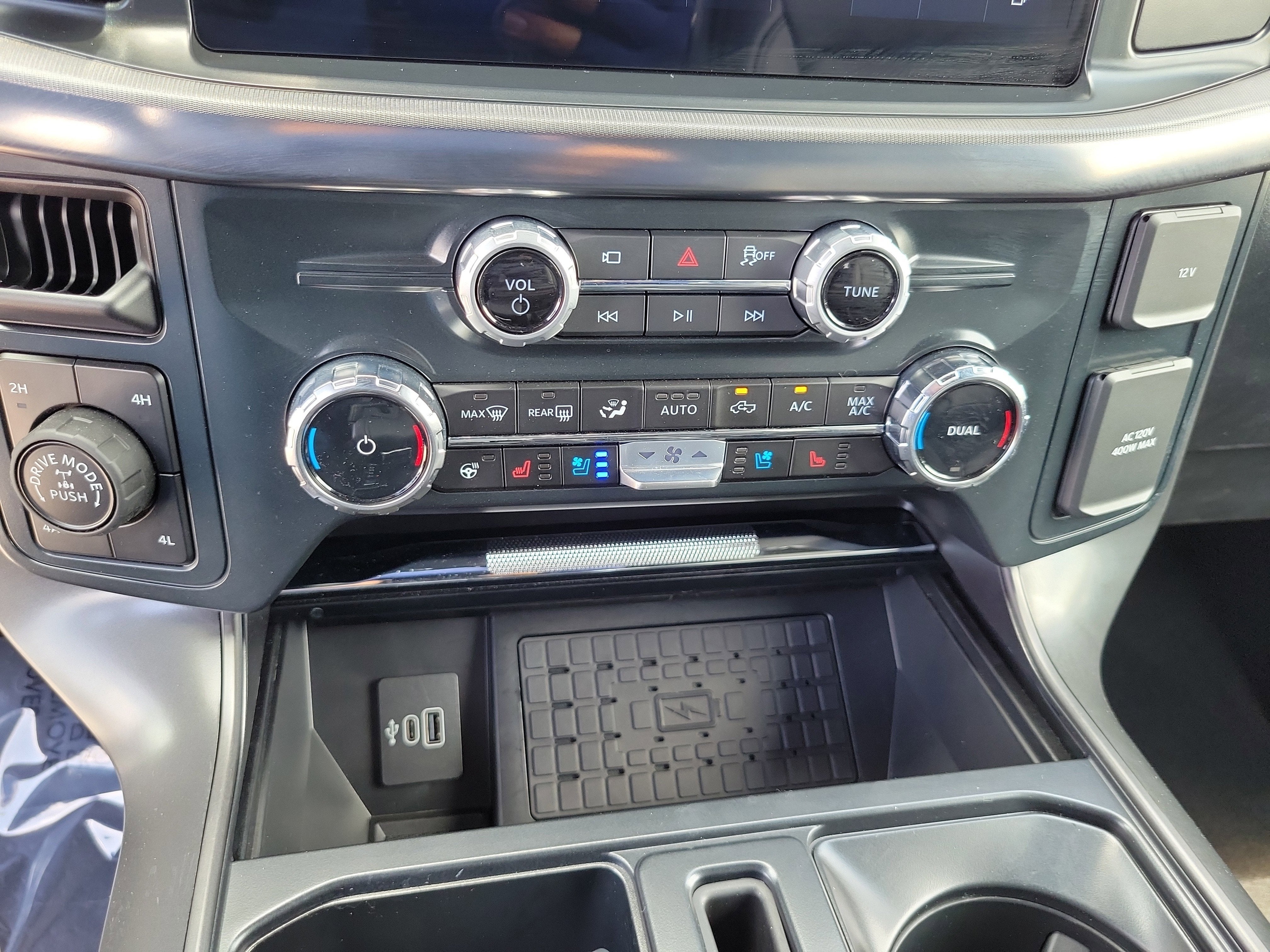 2025 Ford F-150 LARIAT 4WD