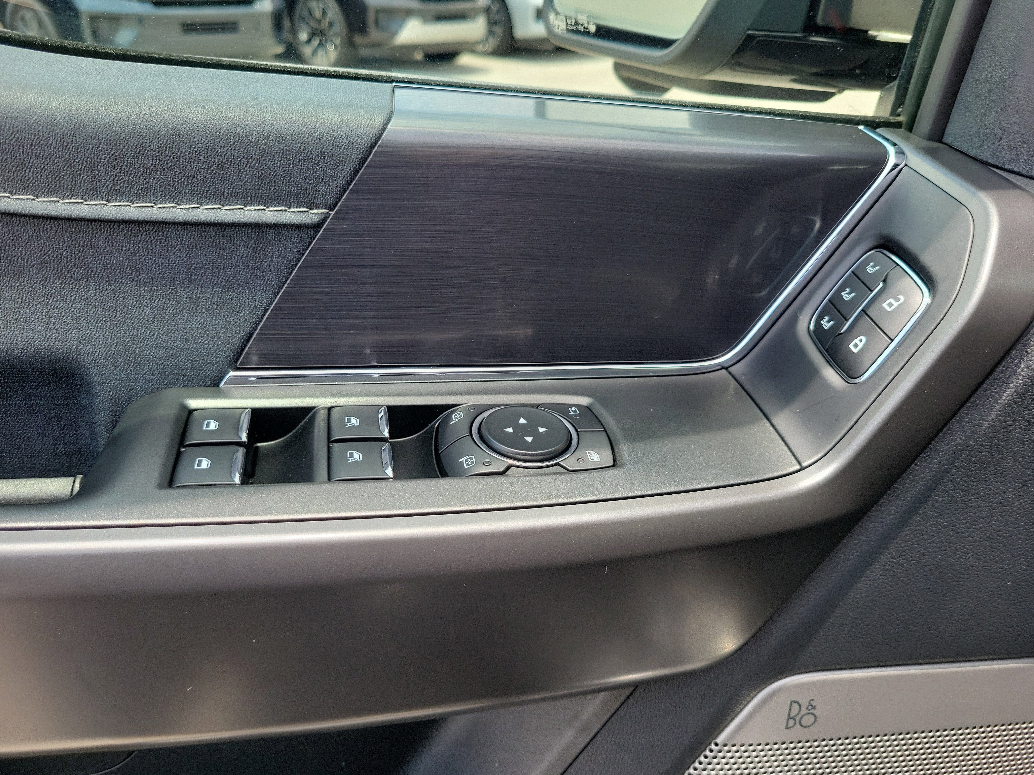 2025 Ford F-150 LARIAT 4WD