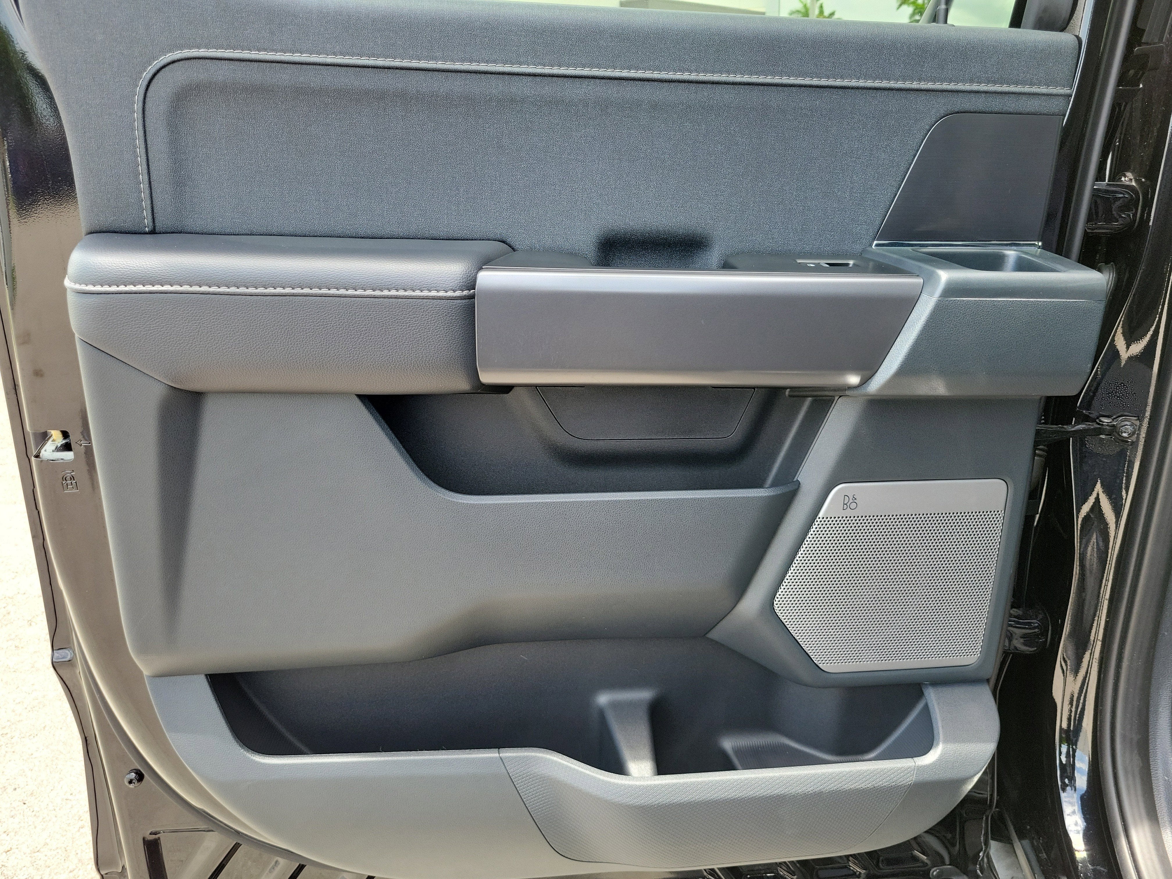 2025 Ford F-150 LARIAT 4WD