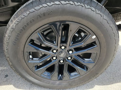 2025 Ford F-150 LARIAT 4WD