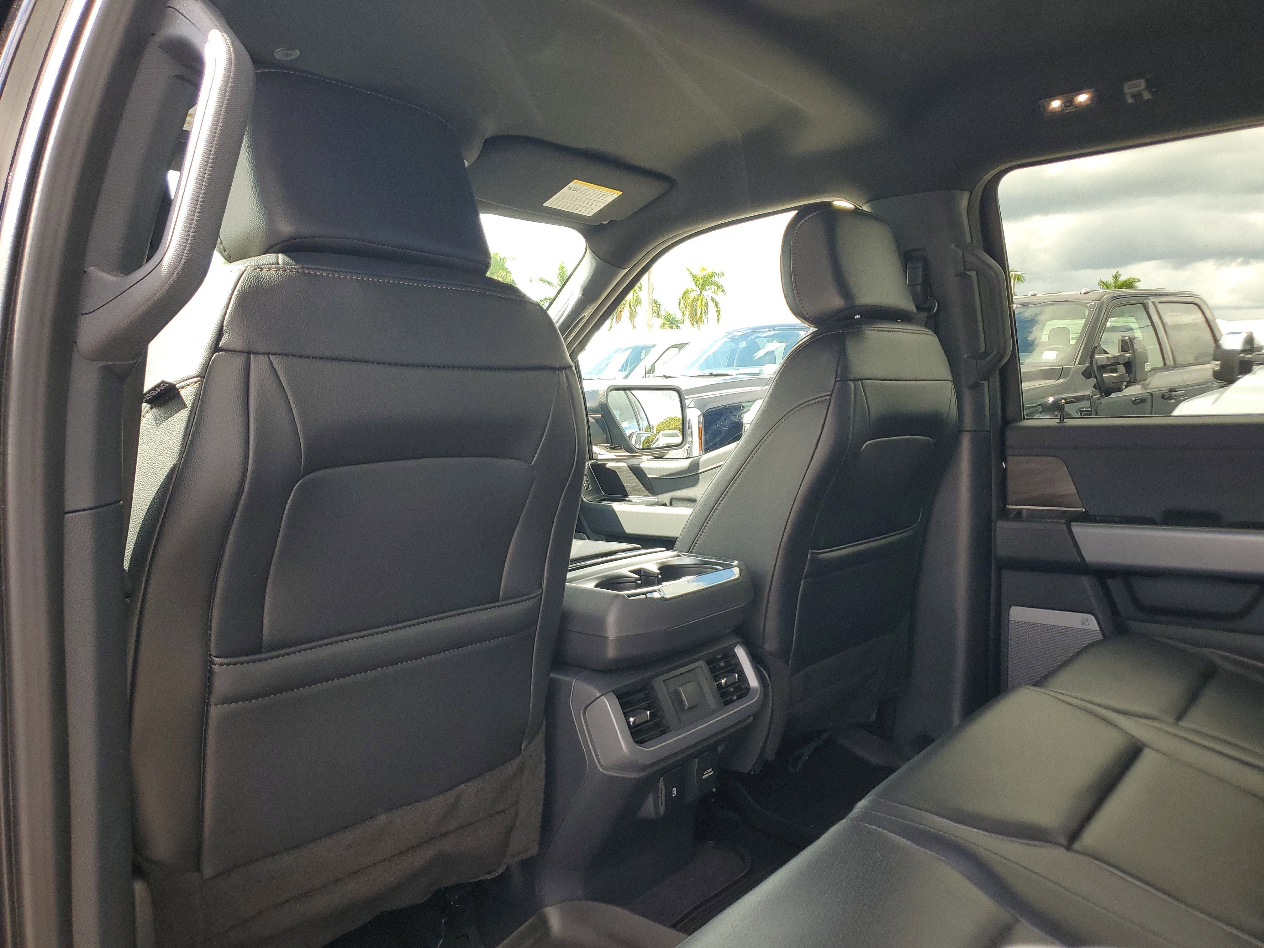 2024 Ford F-150 LARIAT 4WD