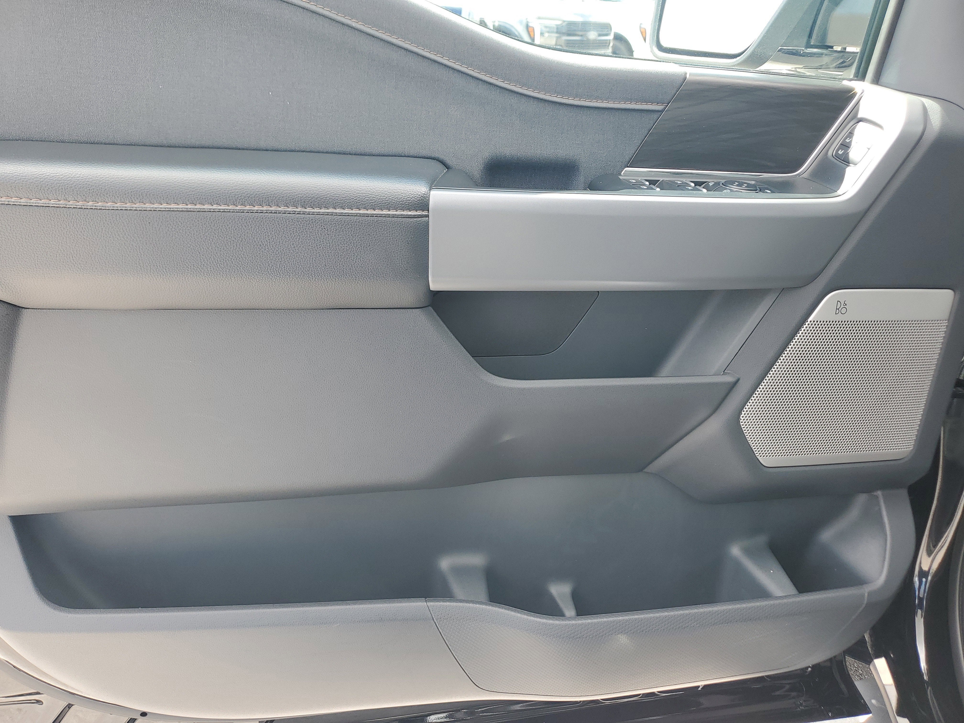 2024 Ford F-150 LARIAT 4WD