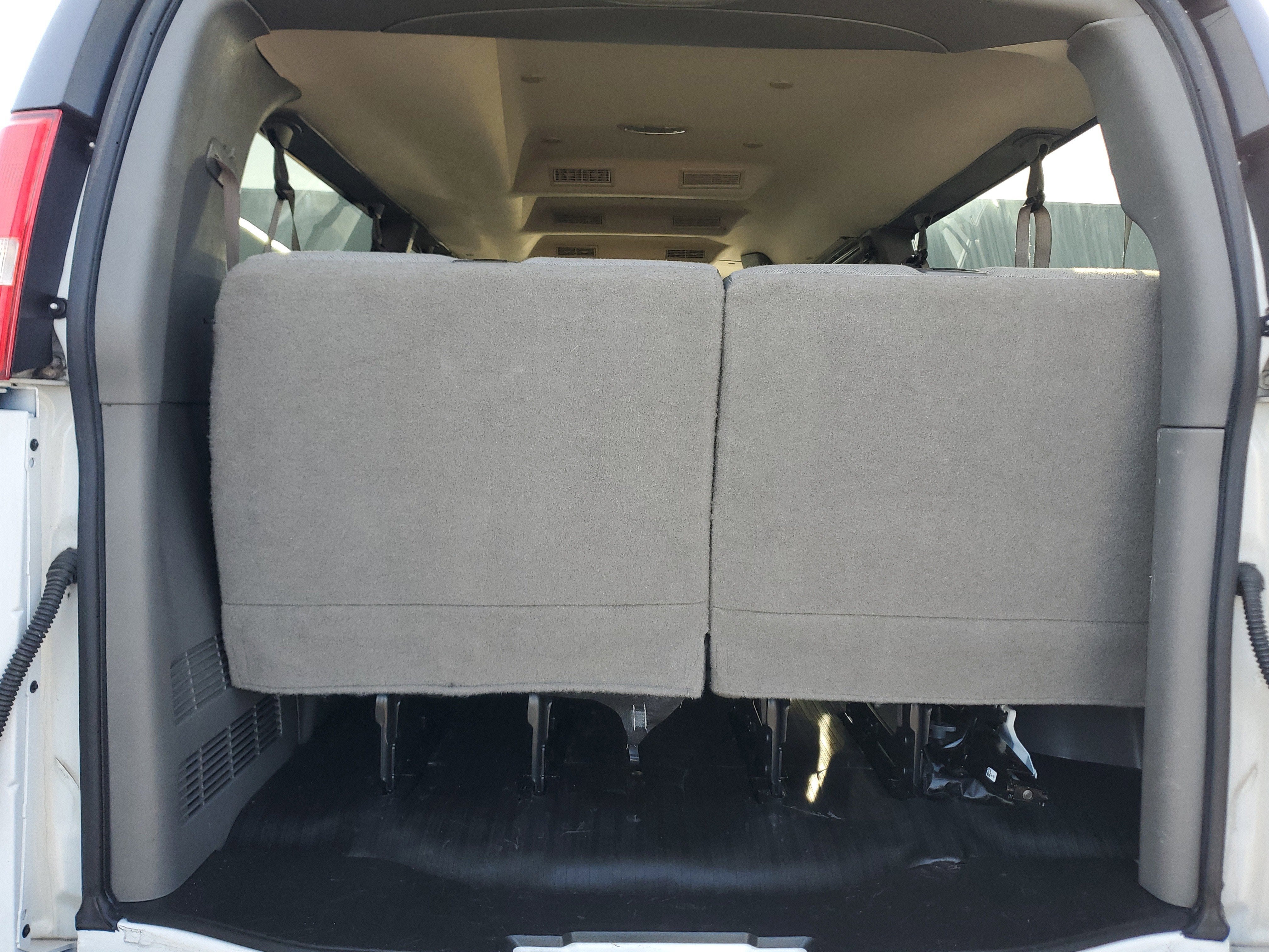 2023 Chevrolet Express Passenger LS