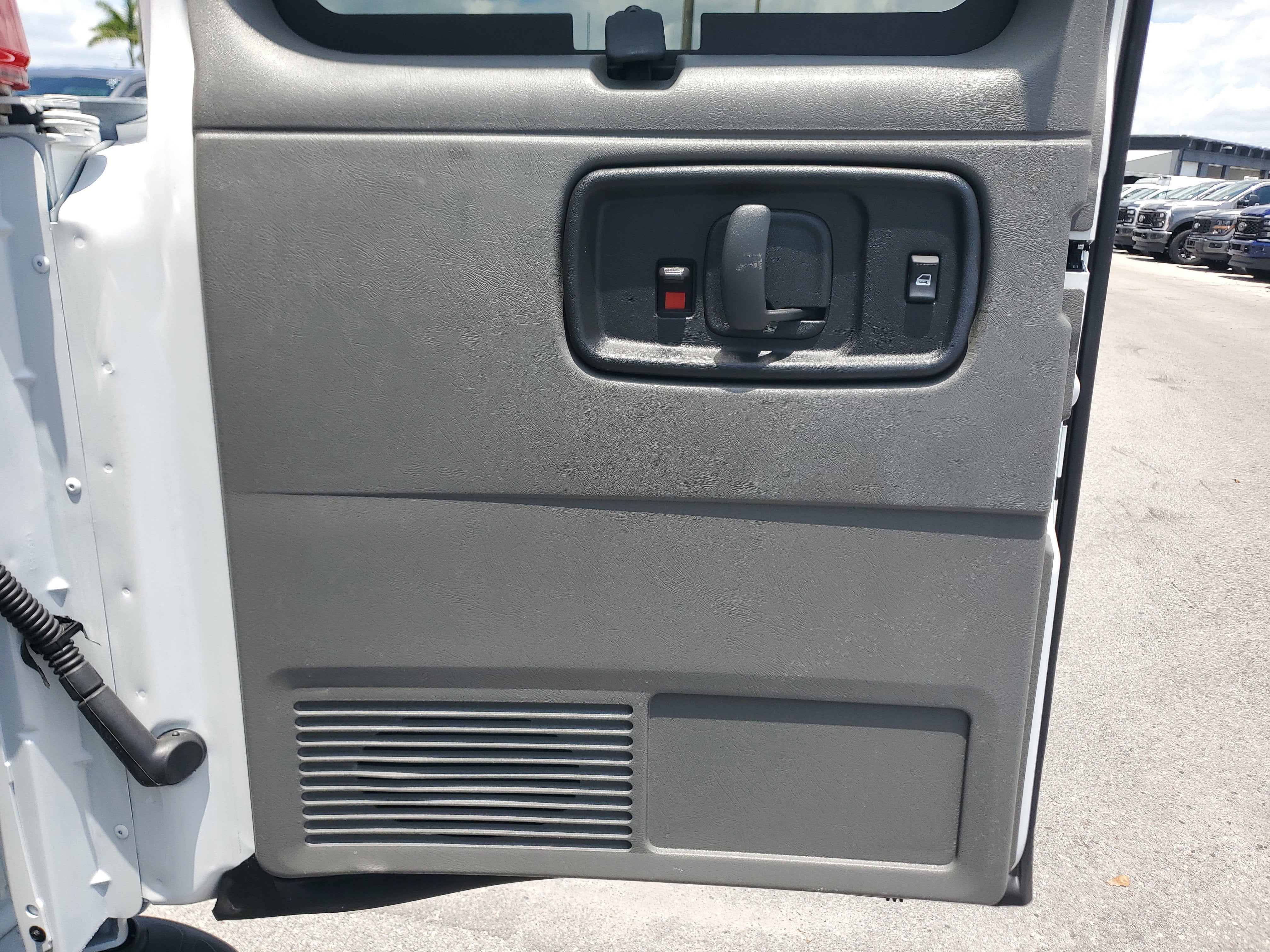2025 Chevrolet Express Passenger LT