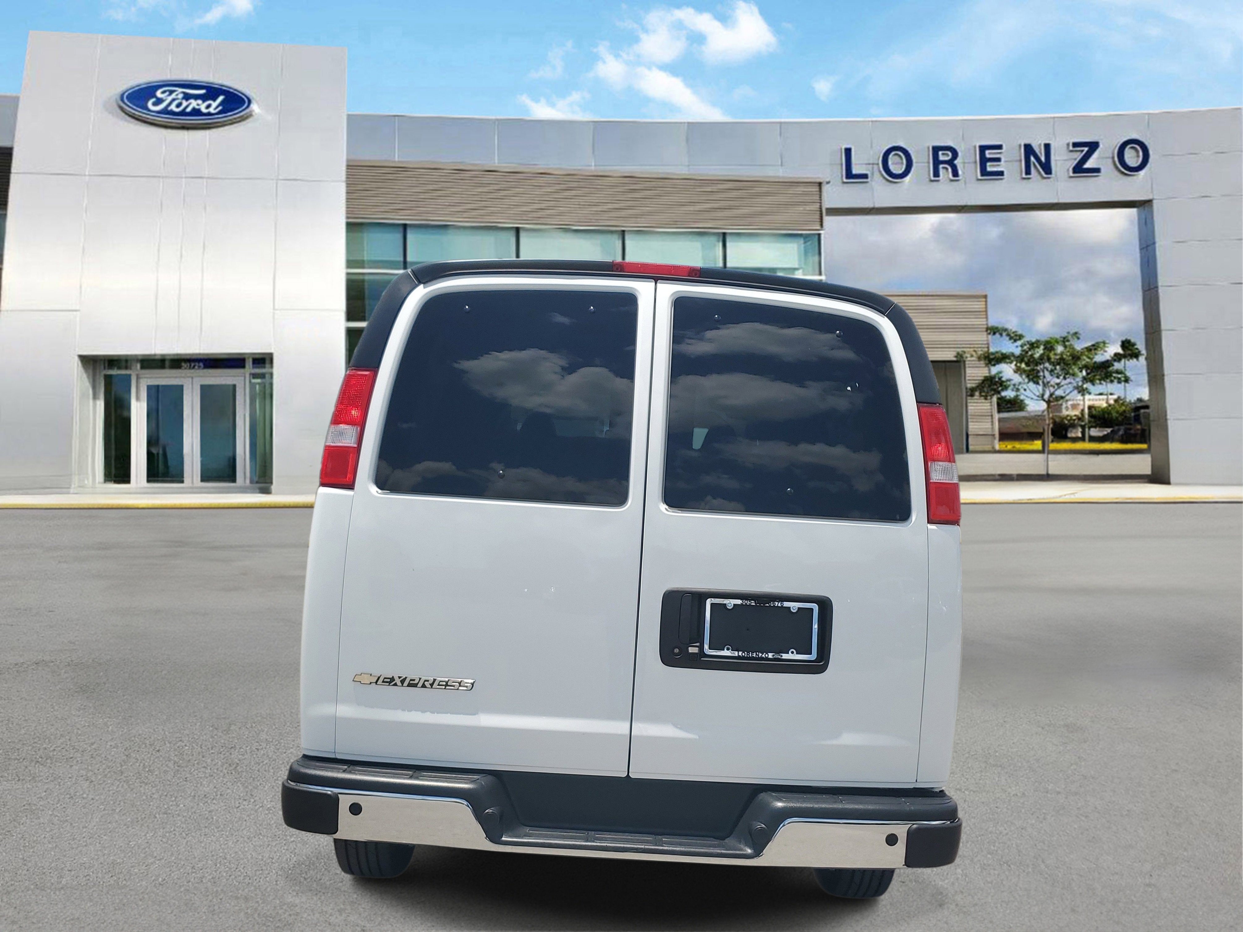 2025 Chevrolet Express Passenger LT