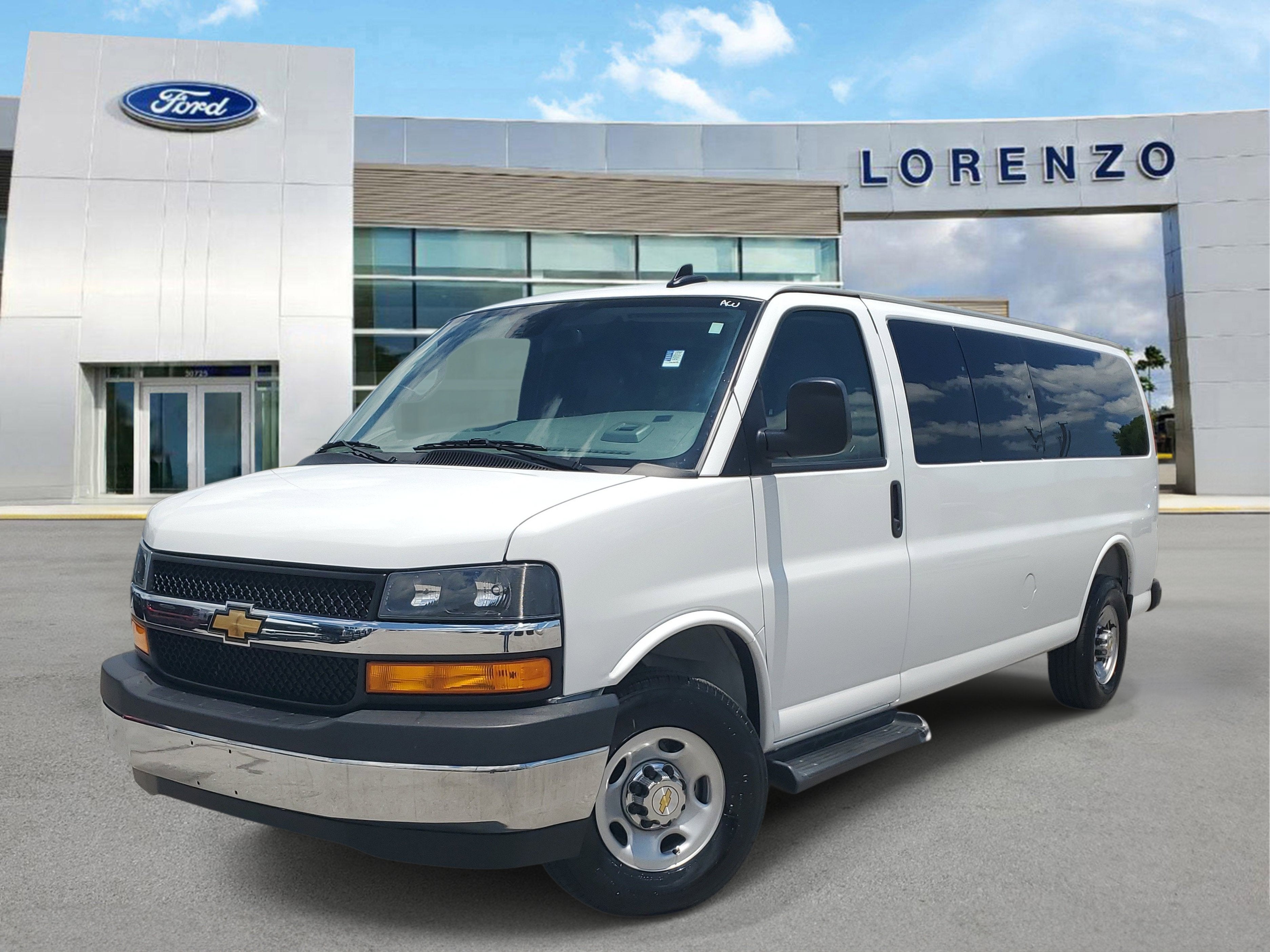 2025 Chevrolet Express Passenger LT