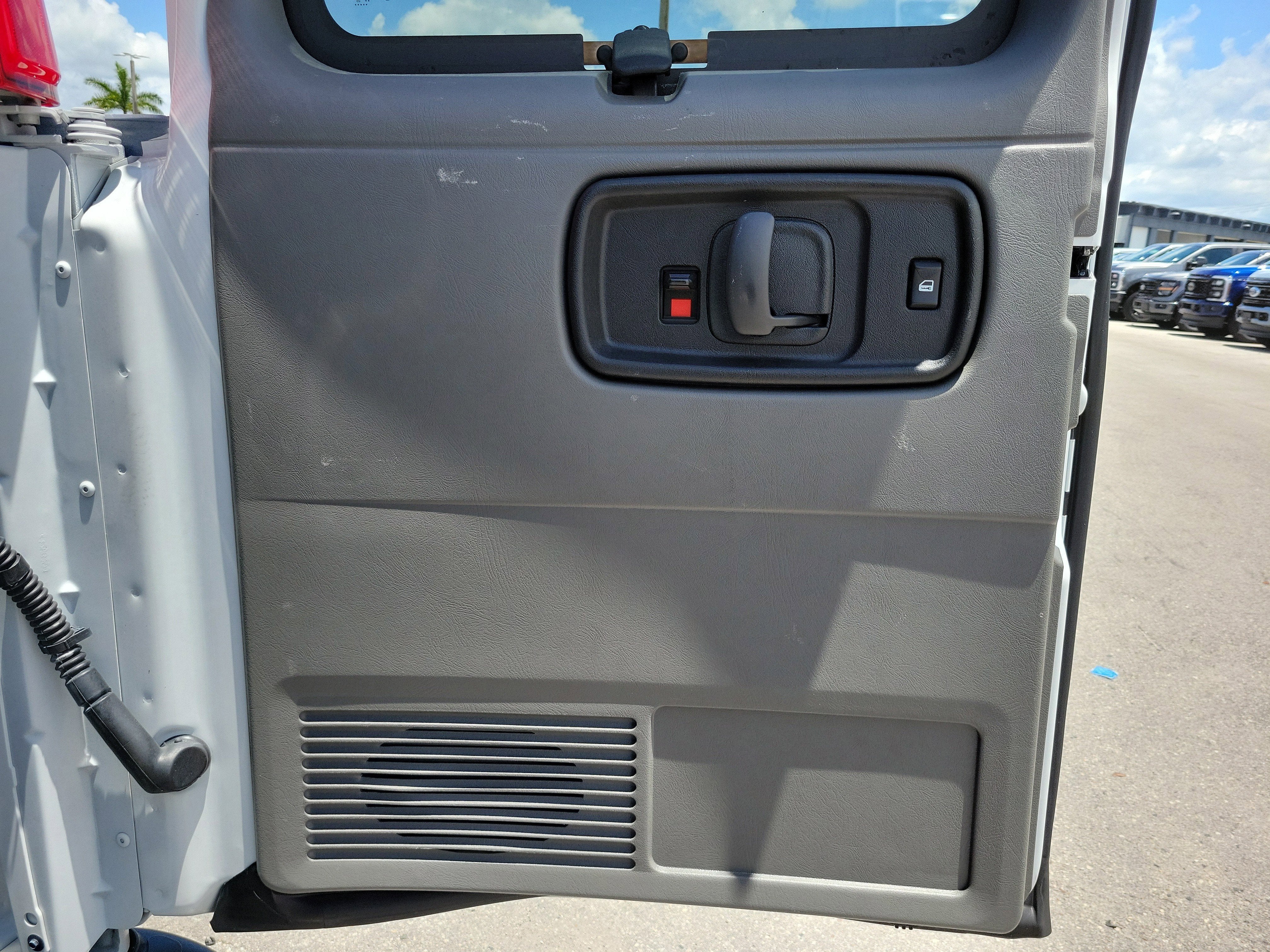 2025 Chevrolet Express Passenger LT