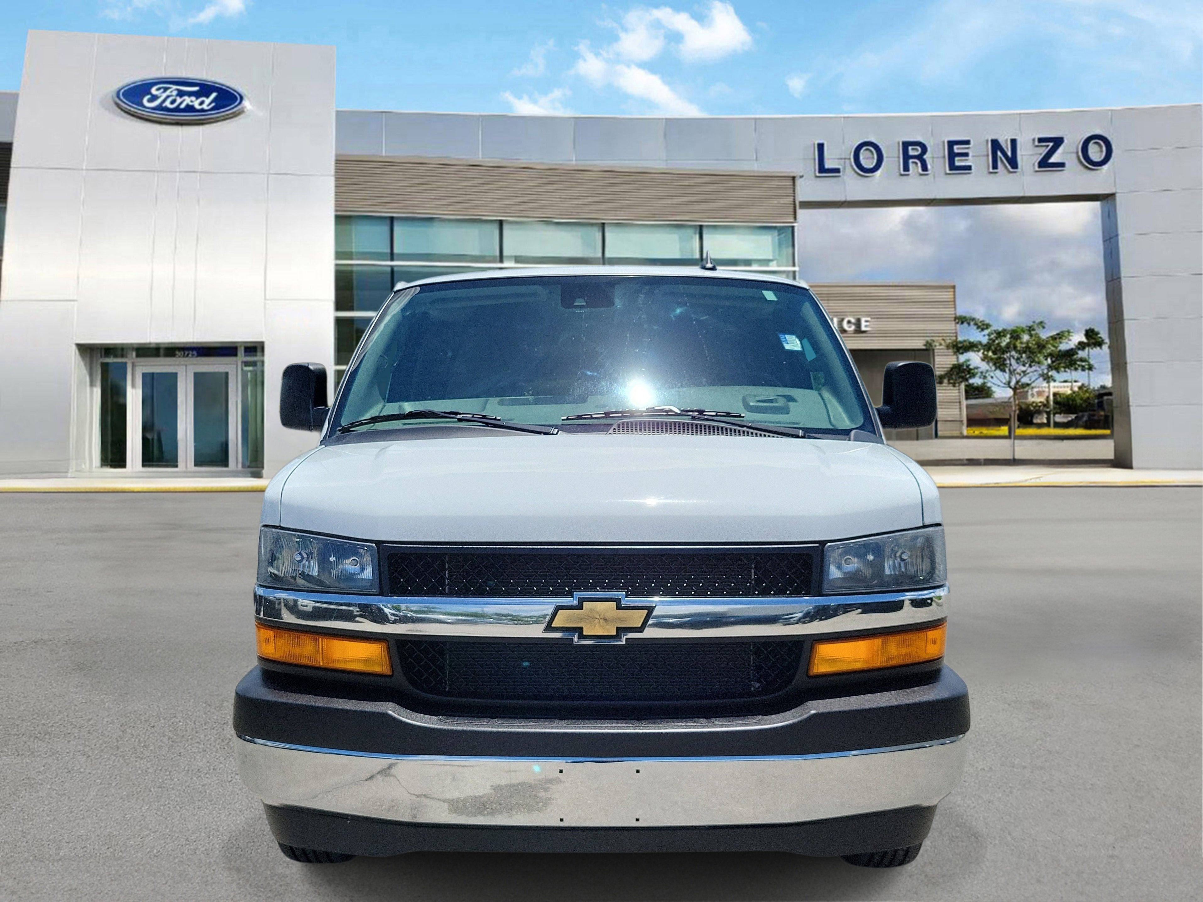 2025 Chevrolet Express Passenger LT
