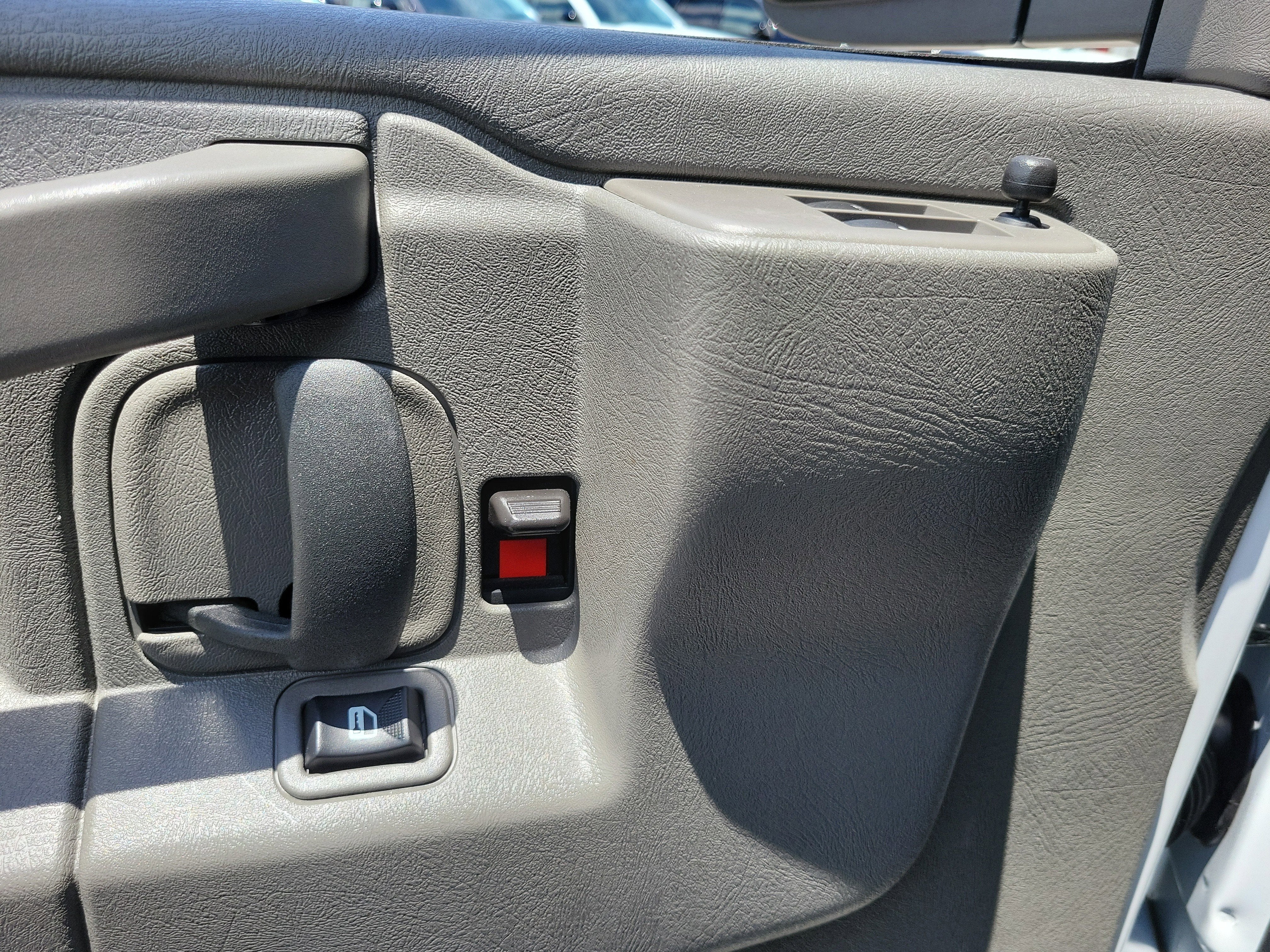2025 Chevrolet Express Passenger LT