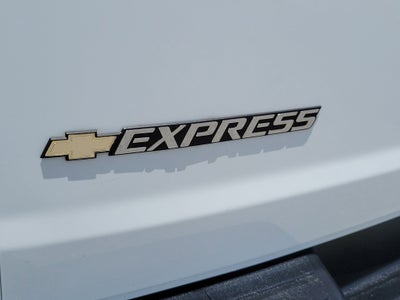 2025 Chevrolet Express Passenger LT