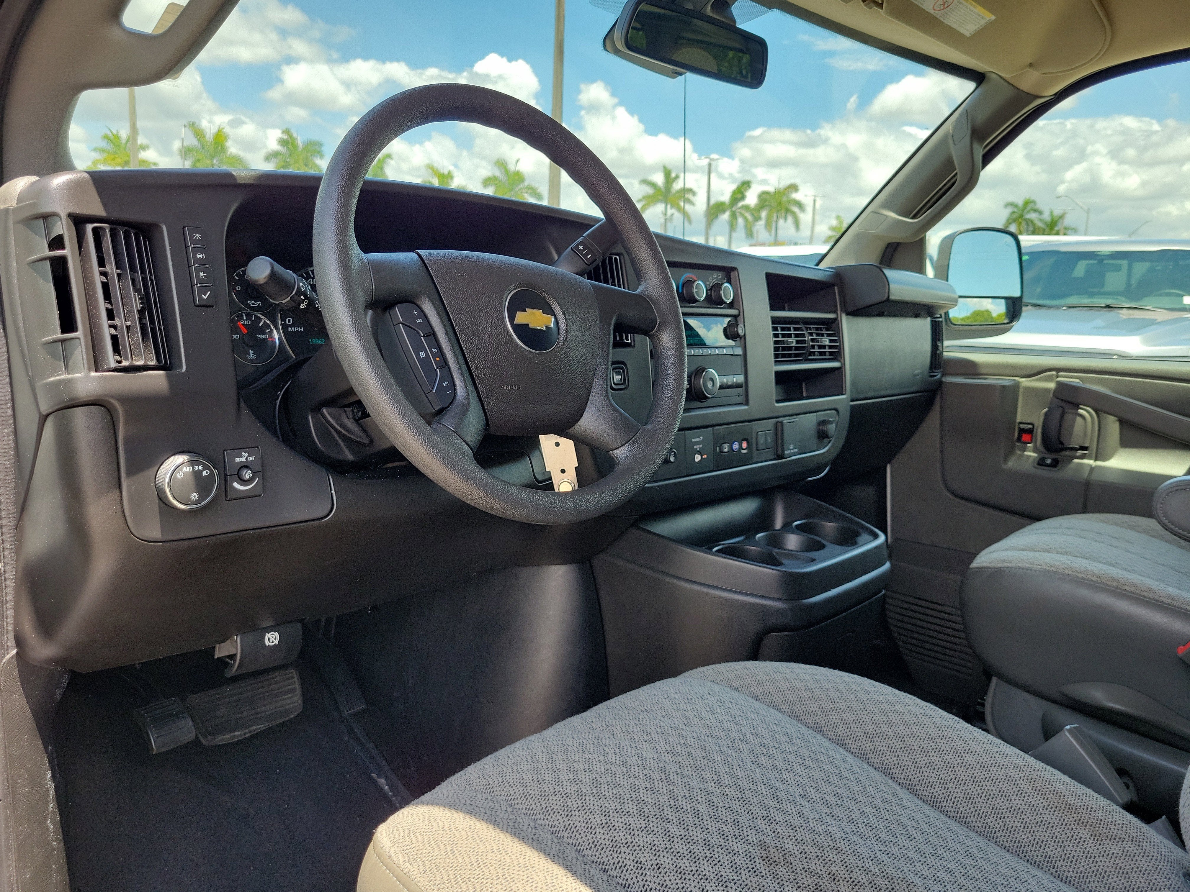 2025 Chevrolet Express Passenger LT