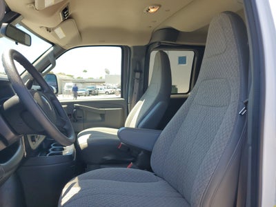 2025 Chevrolet Express Passenger LT