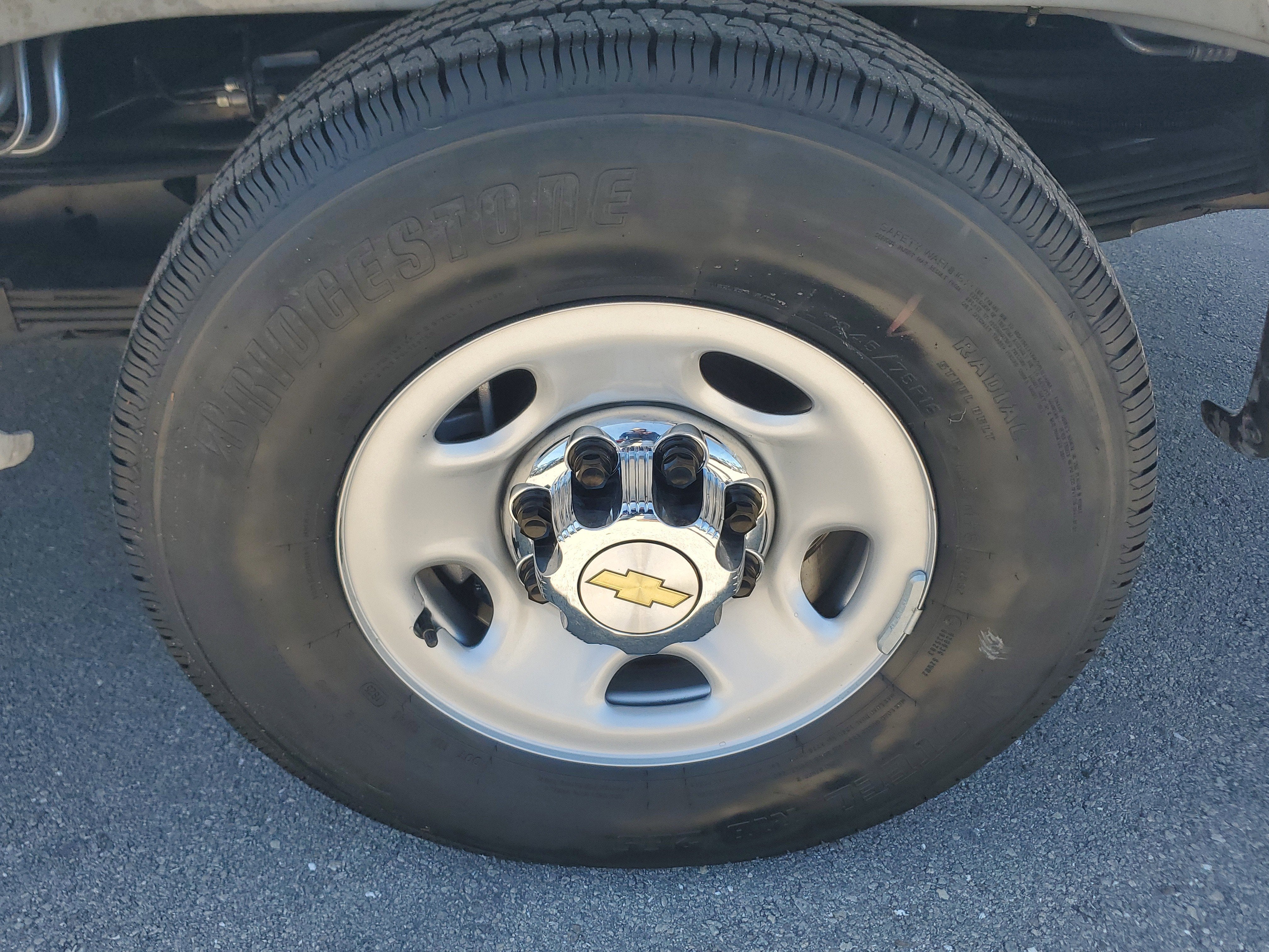 2025 Chevrolet Express Passenger LT