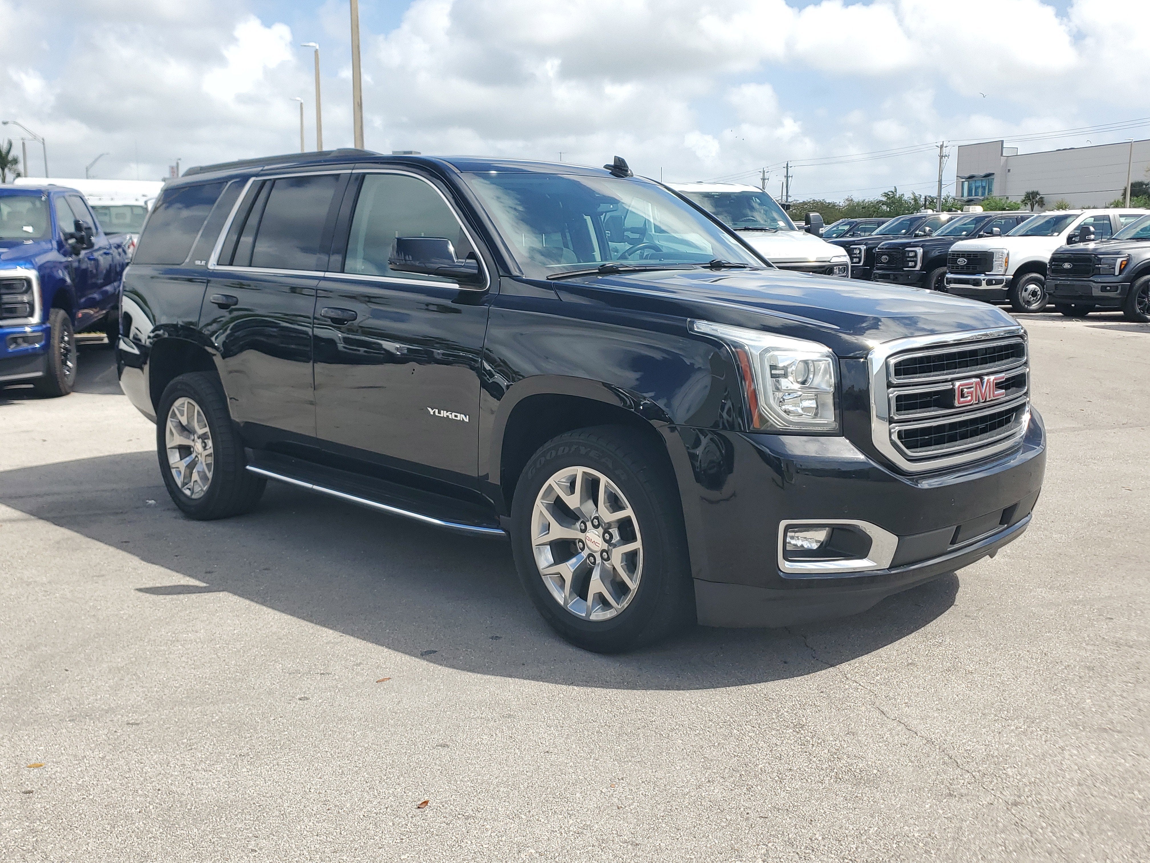 2020 GMC Yukon SLE