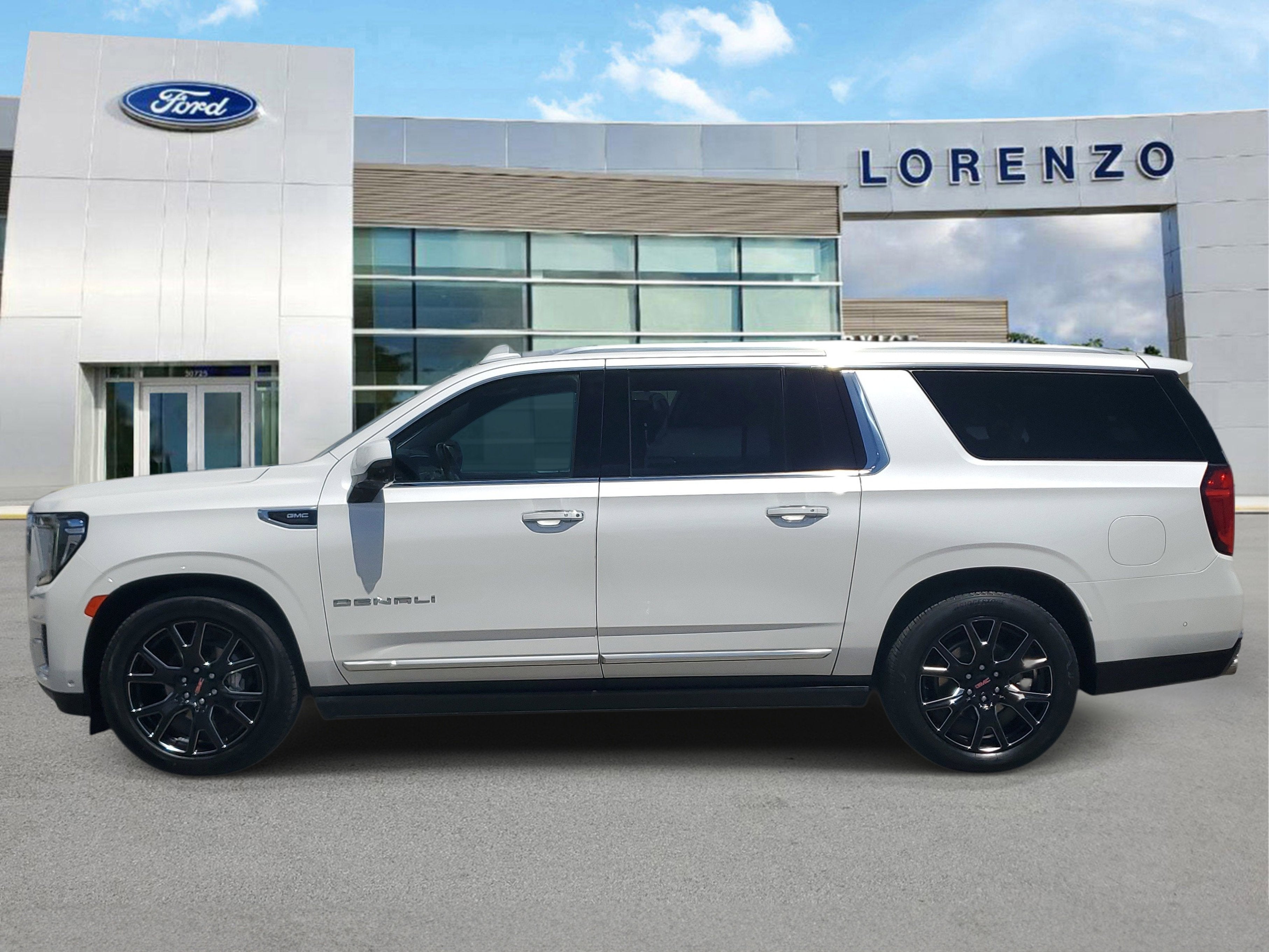 2023 GMC Yukon XL Denali 4WD