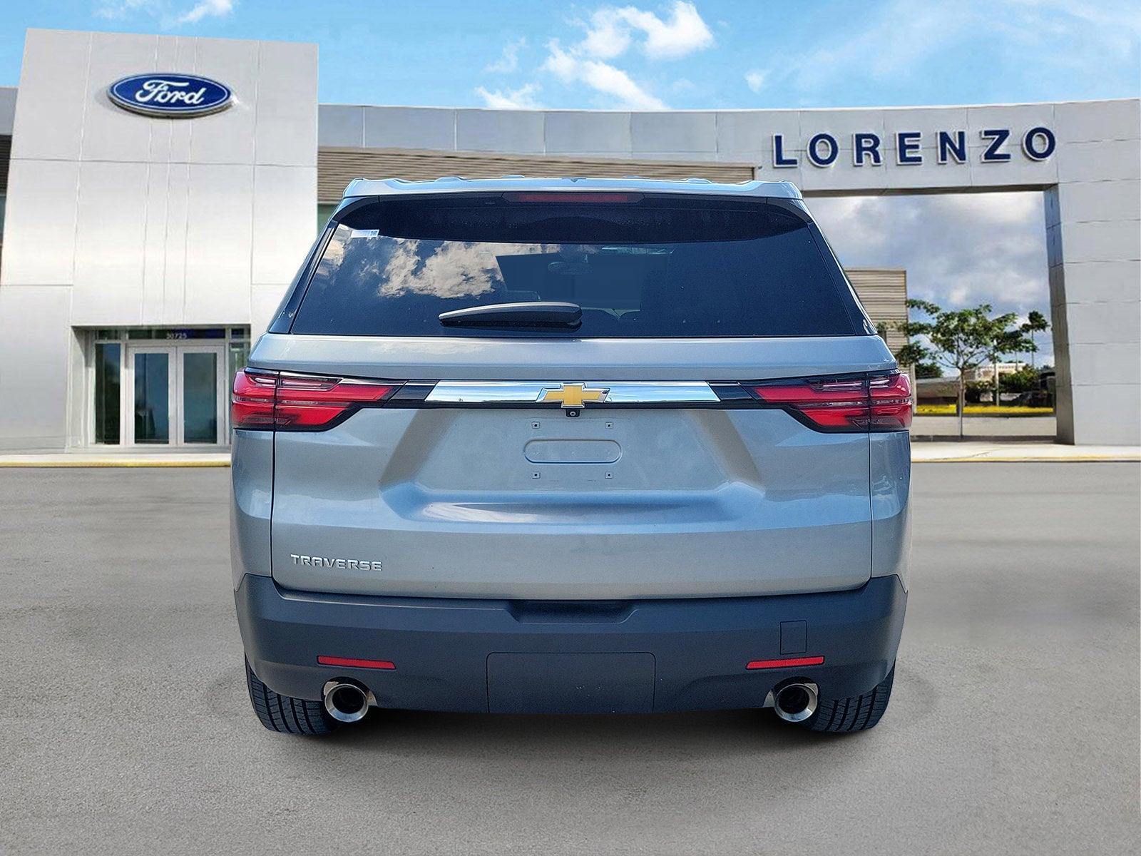 2023 Chevrolet Traverse LS