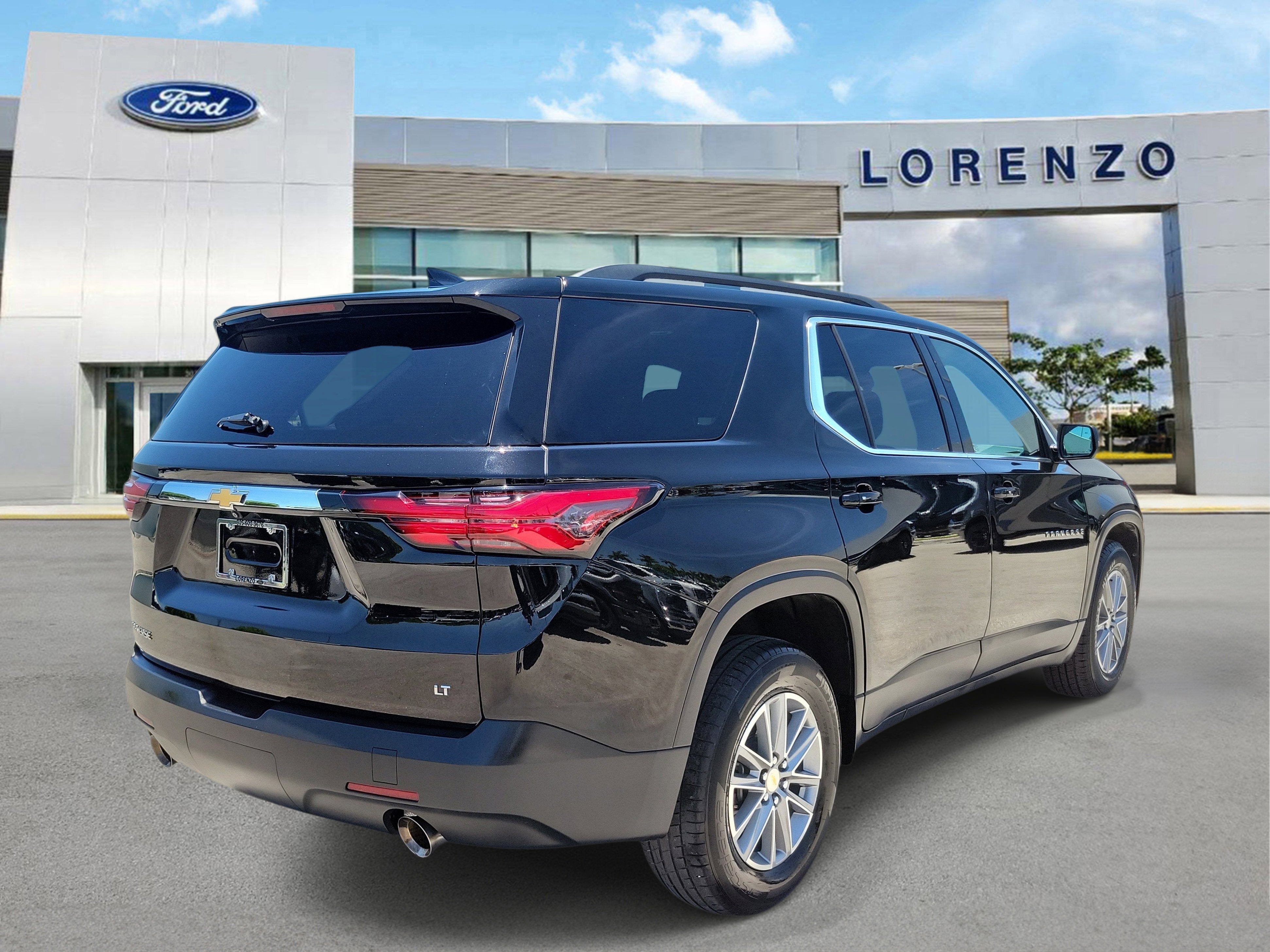 2023 Chevrolet Traverse LT Cloth