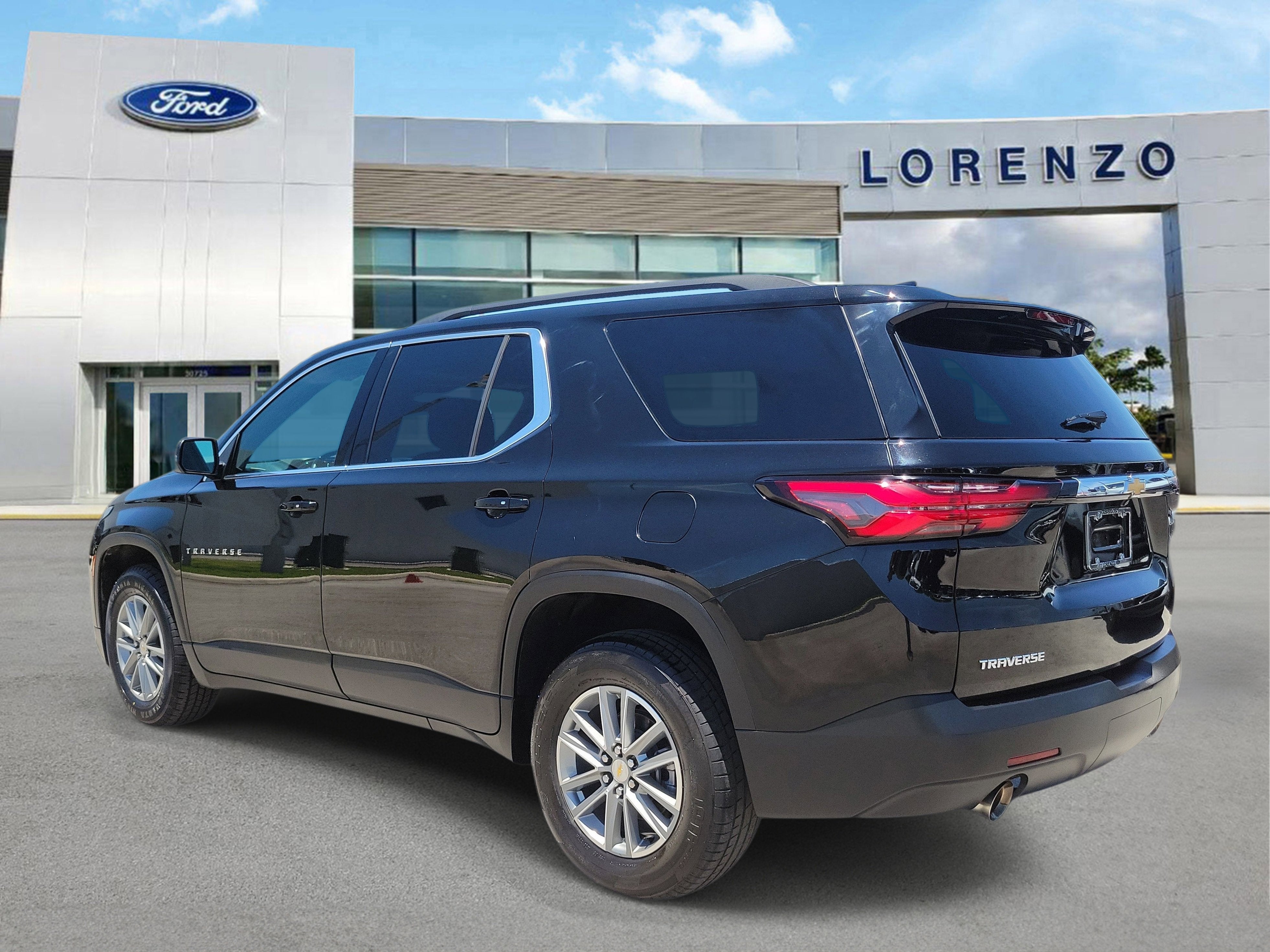 2023 Chevrolet Traverse LT Cloth