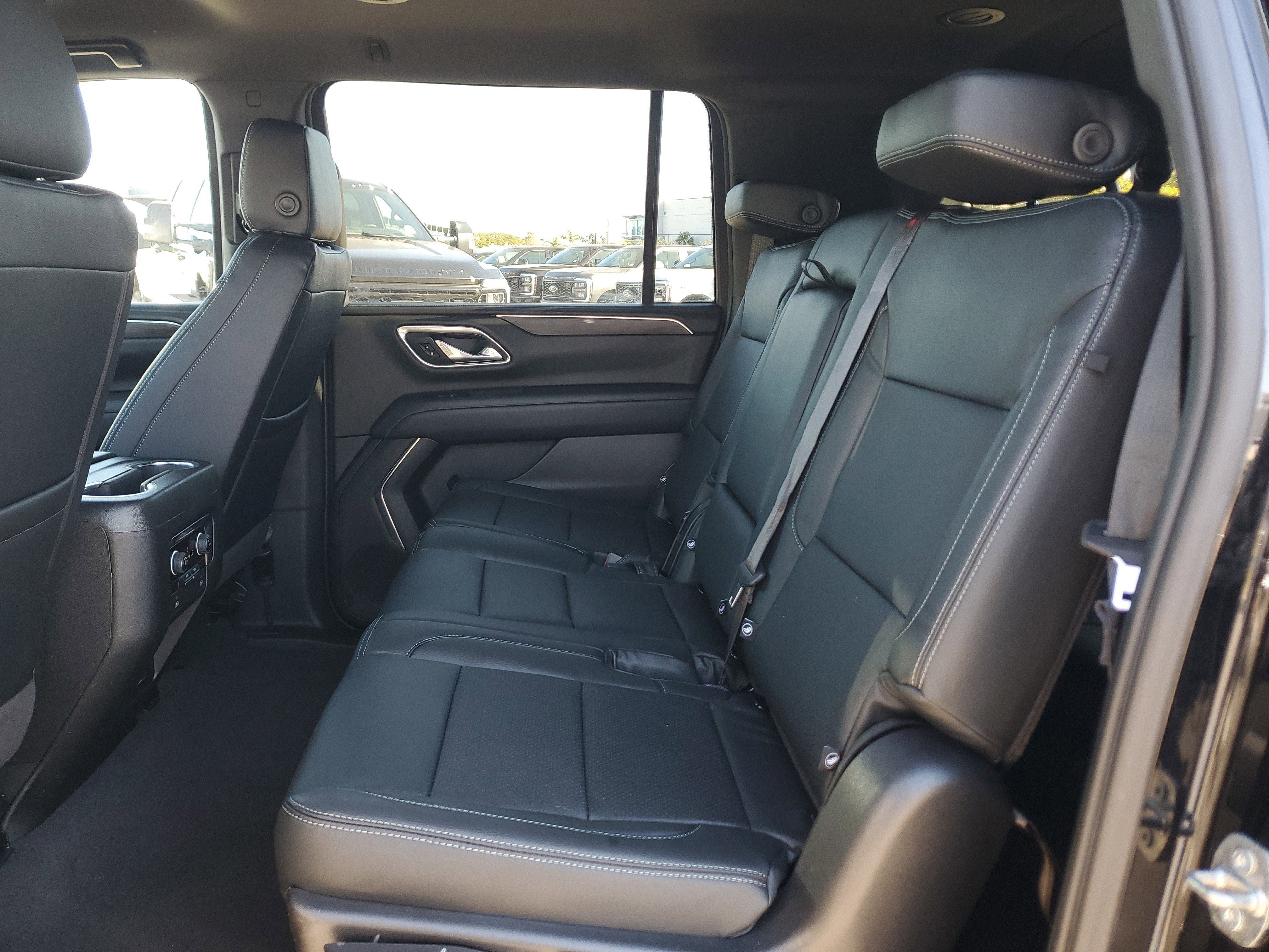 2023 Chevrolet Suburban LS