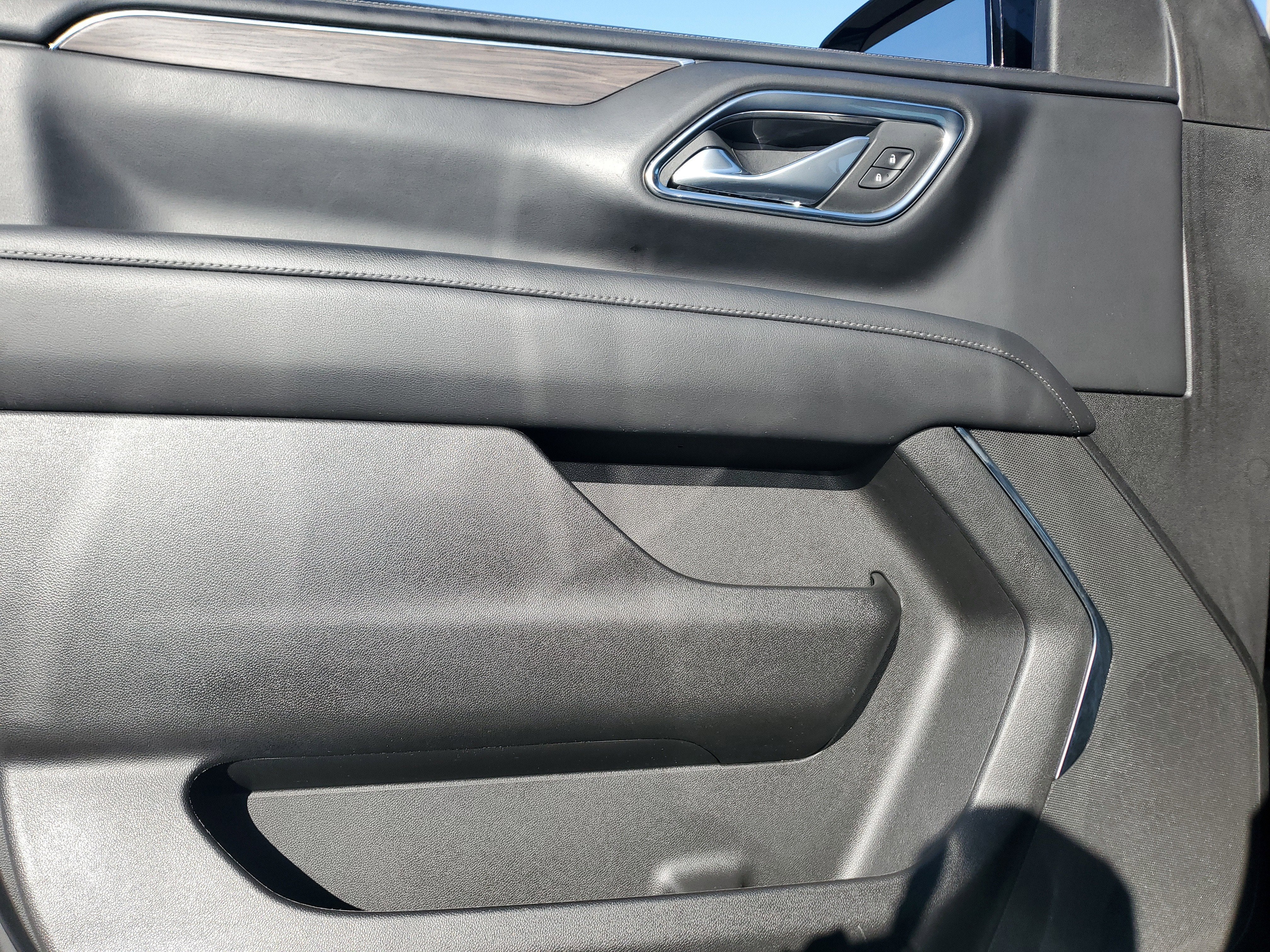 2023 Chevrolet Suburban LS