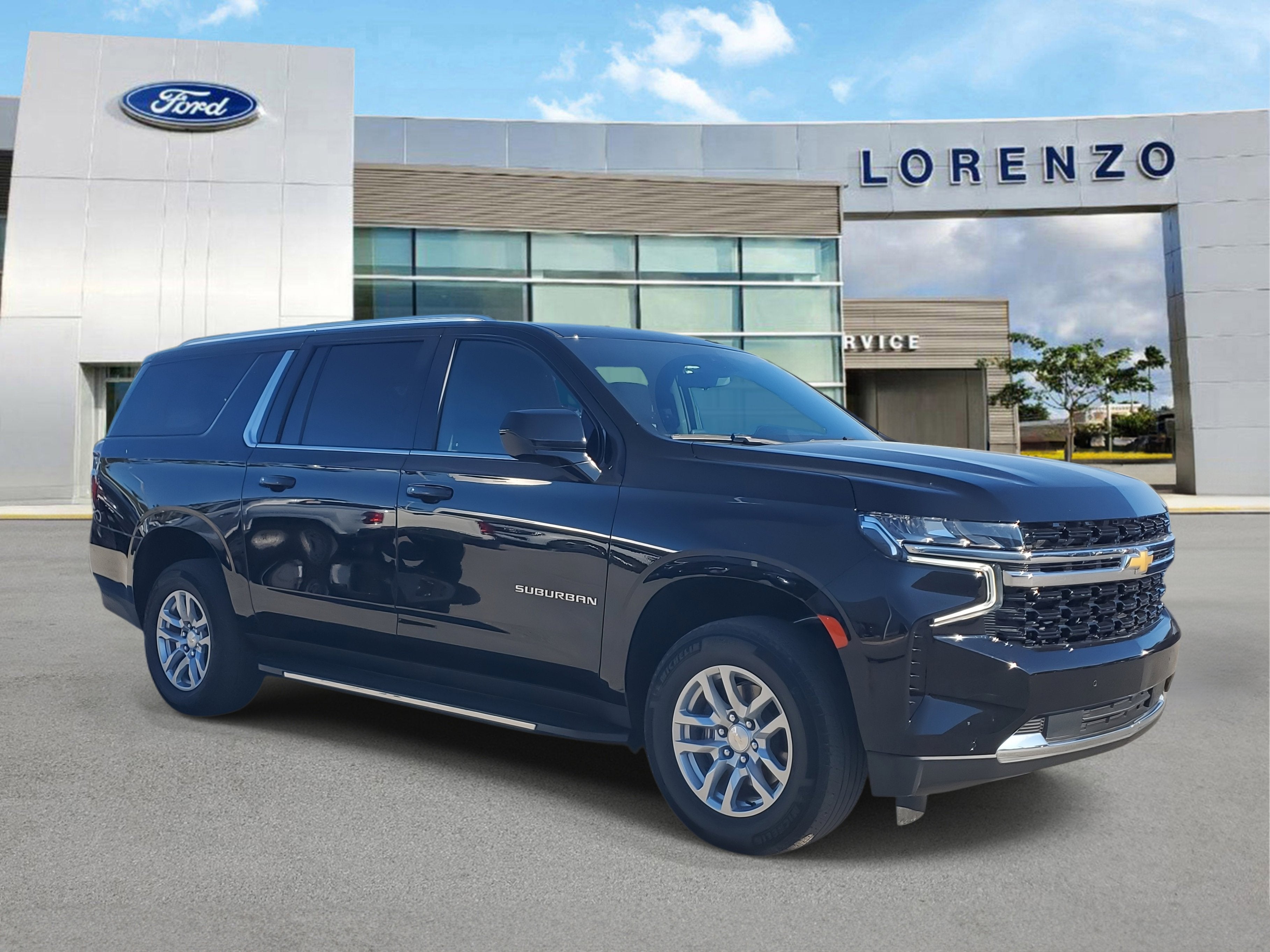 2023 Chevrolet Suburban LS