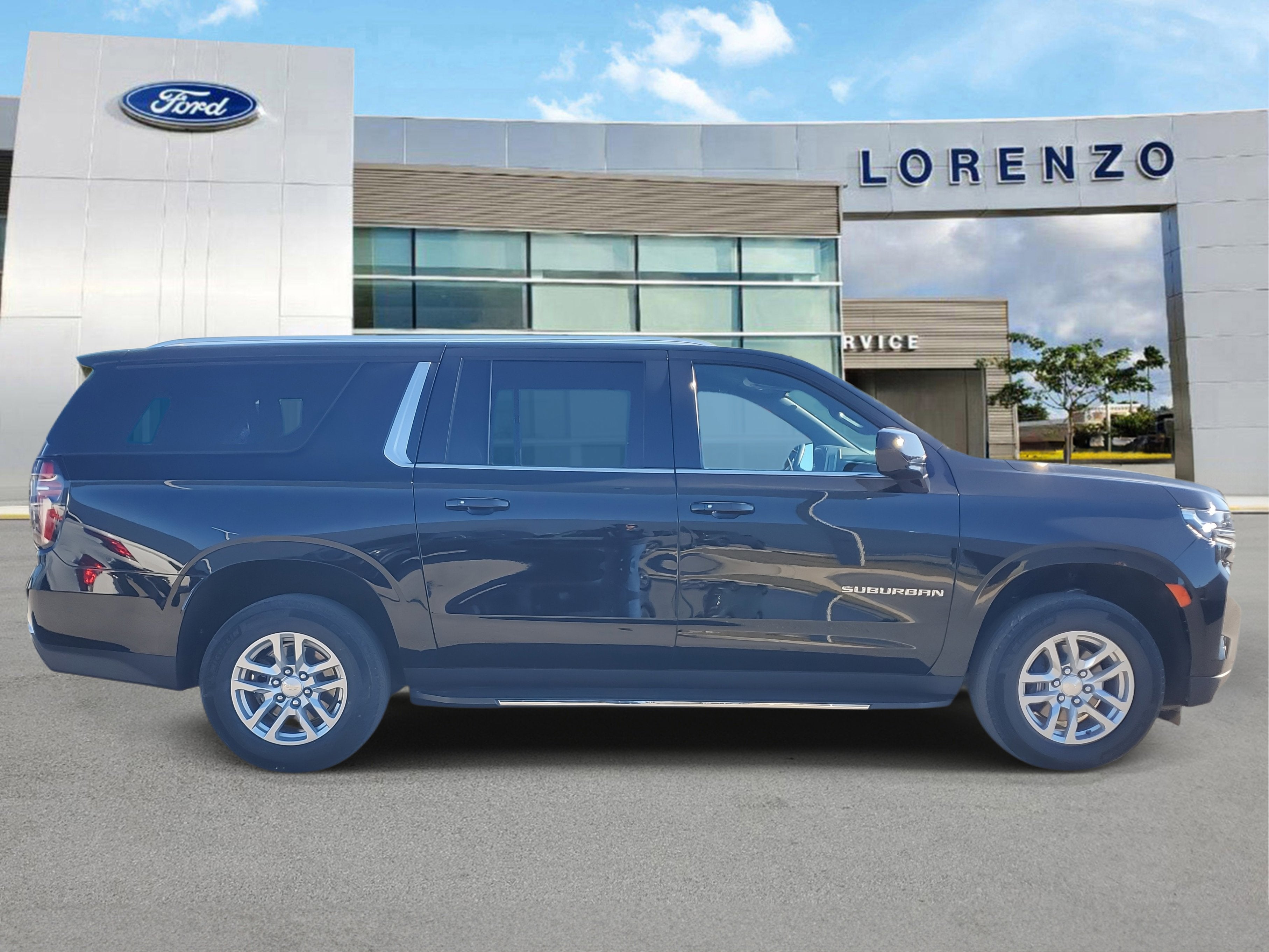 2023 Chevrolet Suburban LS