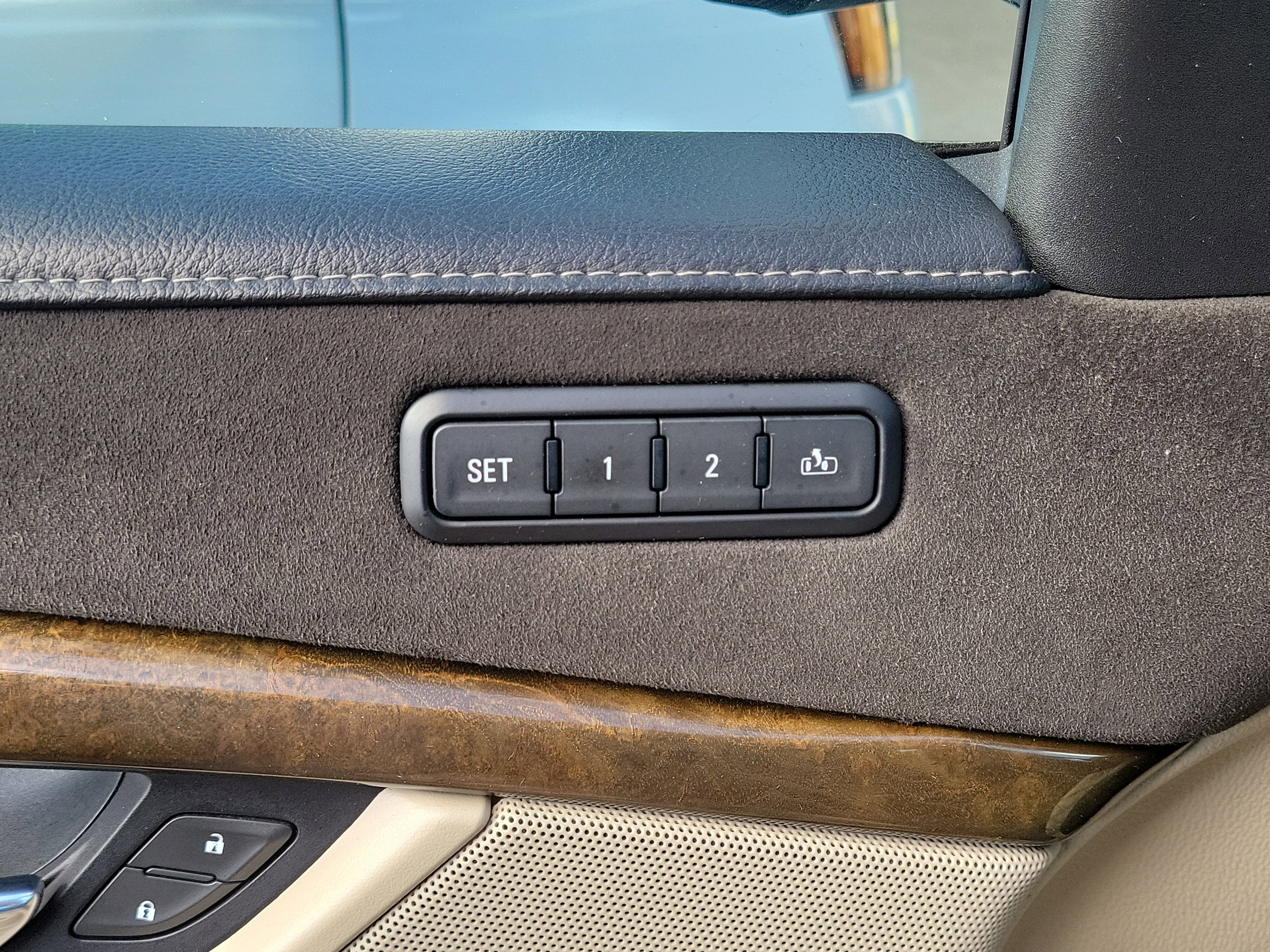 2018 Cadillac Escalade Luxury