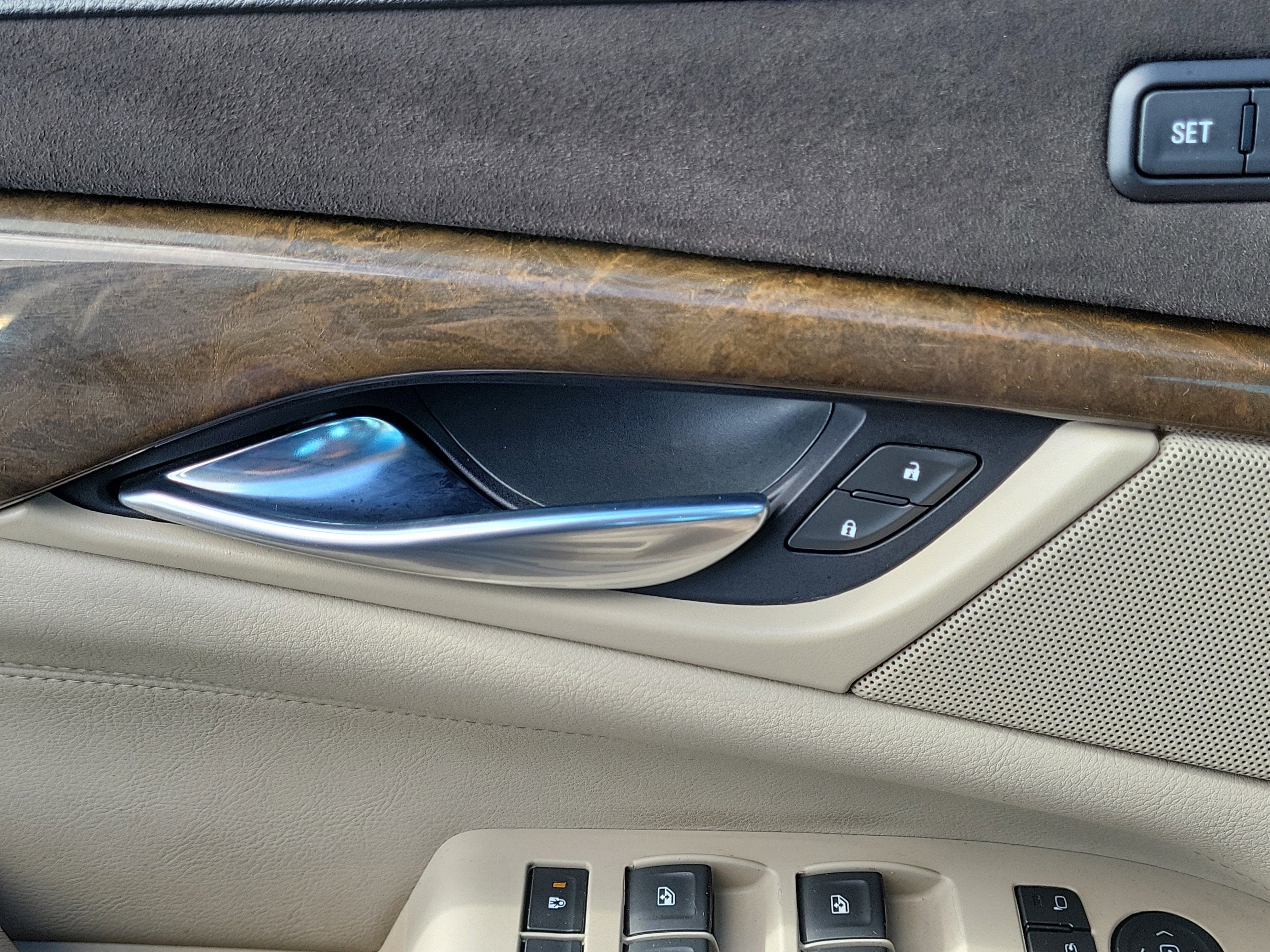 2018 Cadillac Escalade Luxury