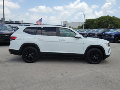 2025 Volkswagen Atlas 2.0T SE w/Technology