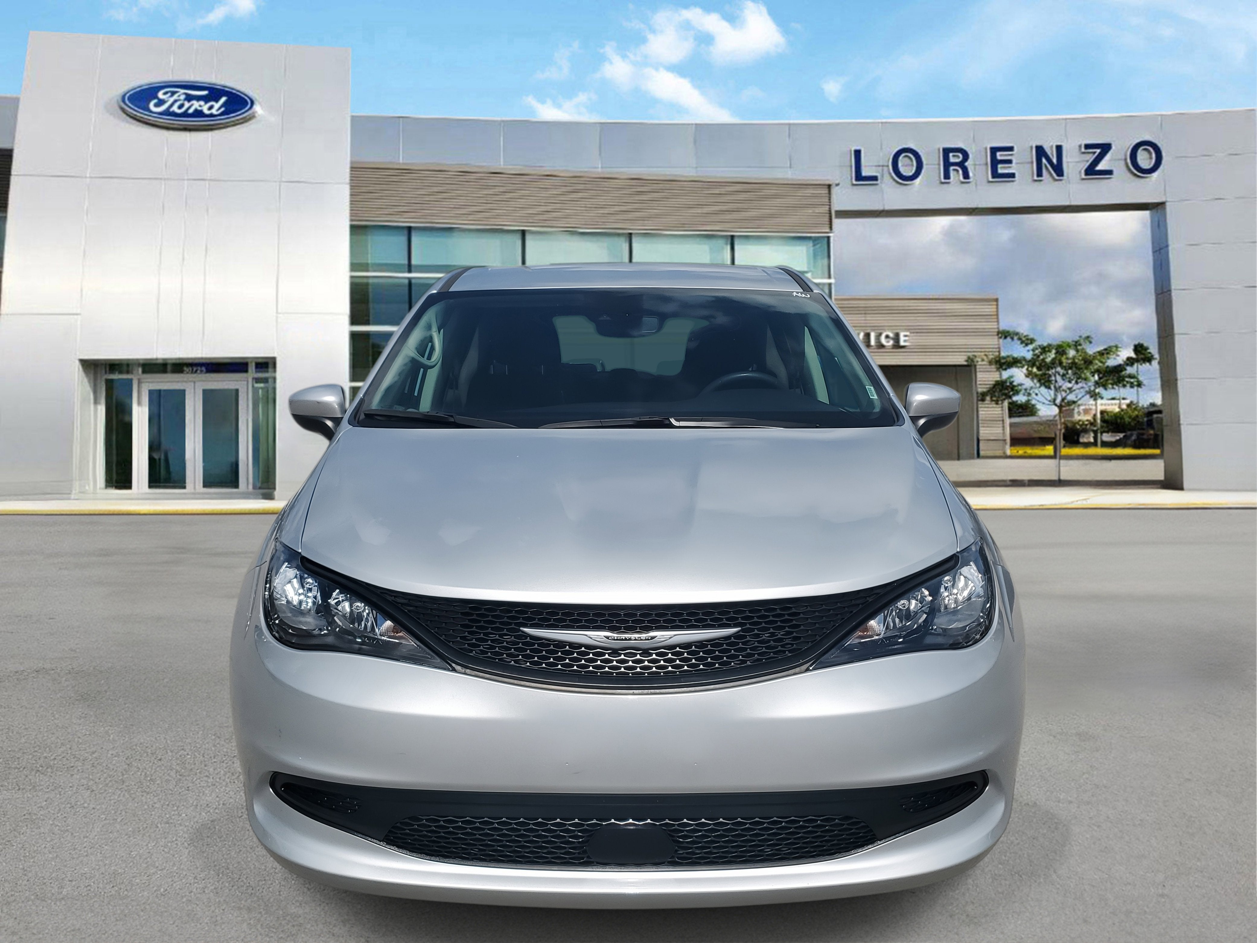 2023 Chrysler Voyager LX