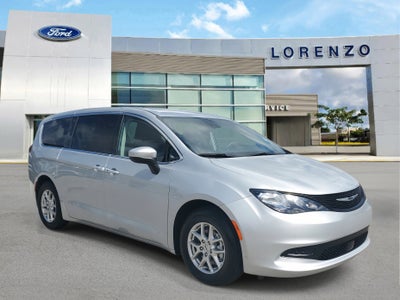 2023 Chrysler Voyager LX