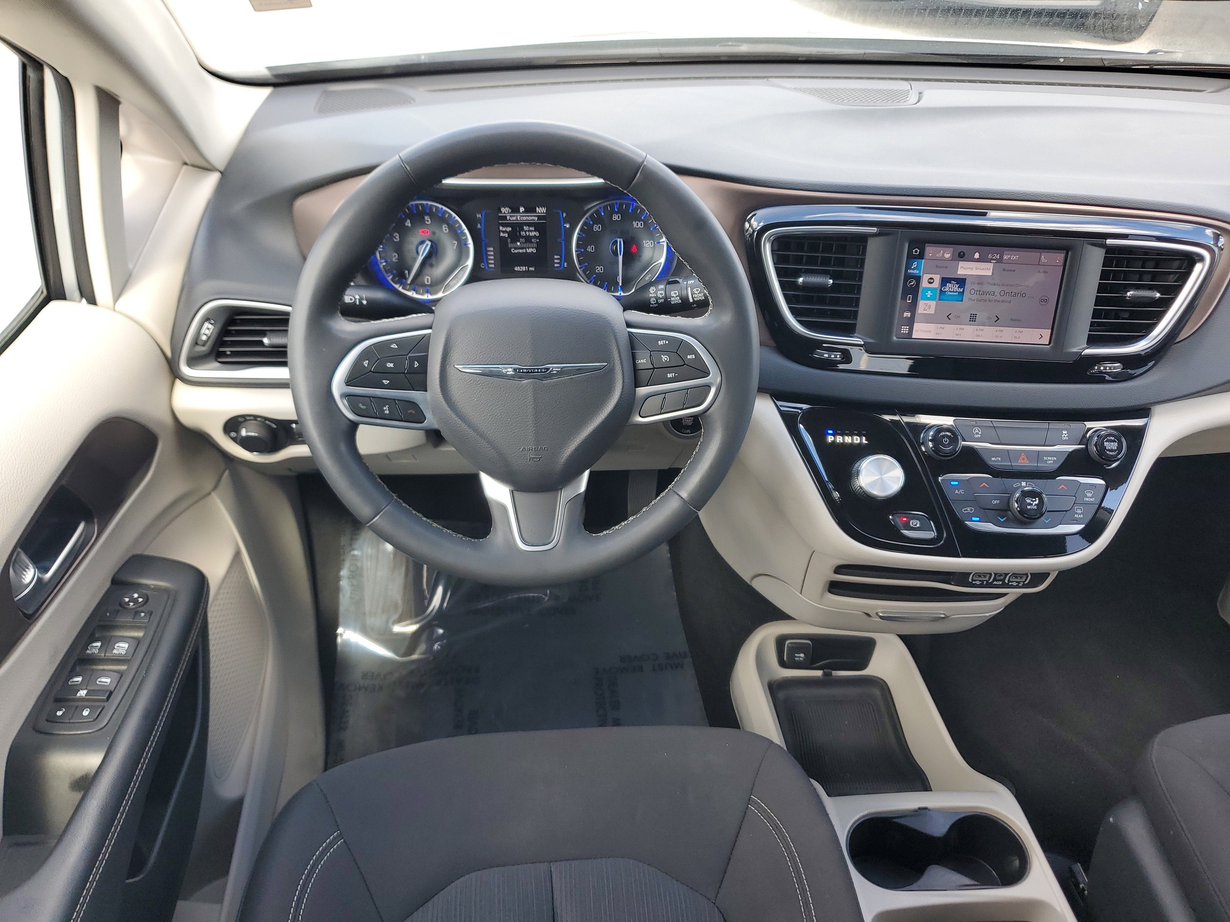 2023 Chrysler Voyager LX