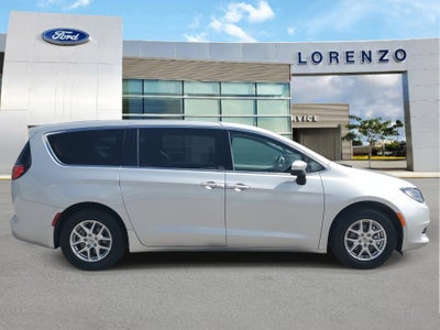 2023 Chrysler Voyager LX