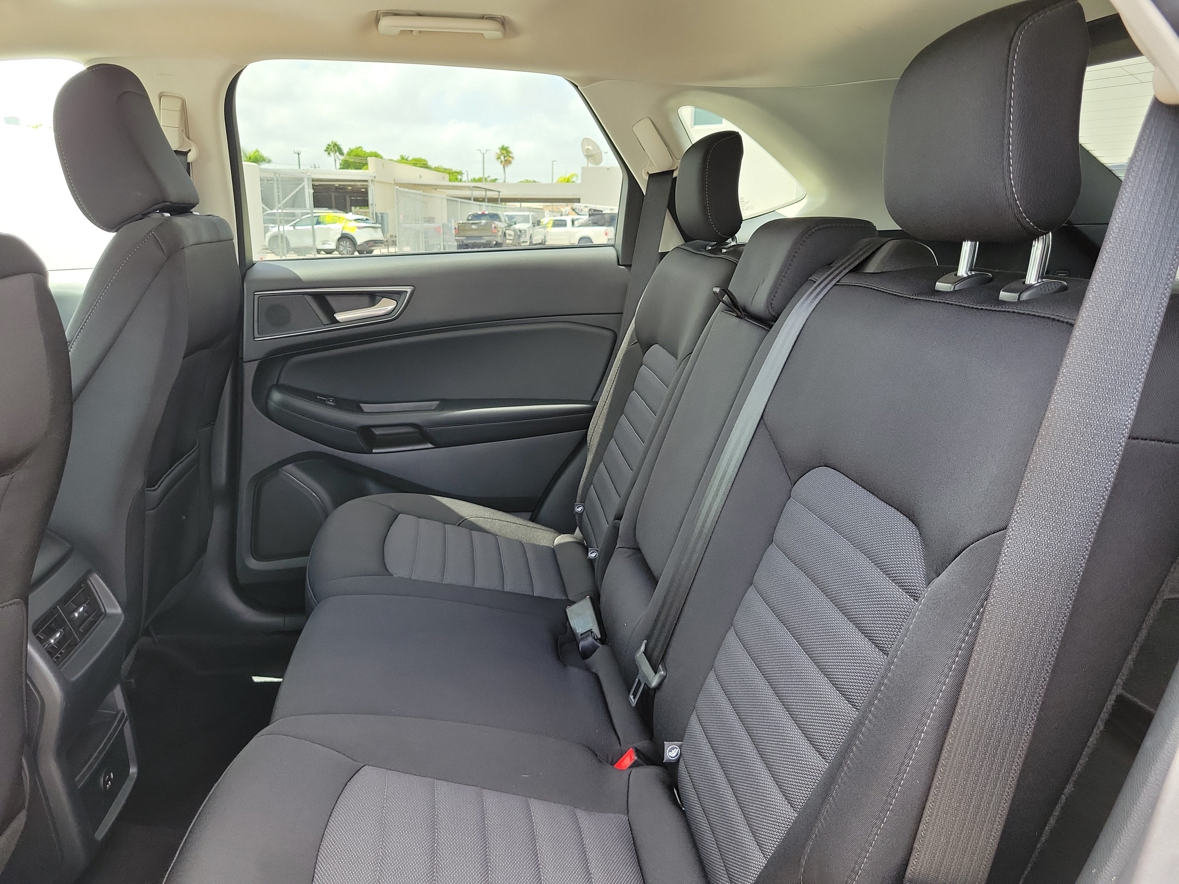 2022 Ford Edge SE