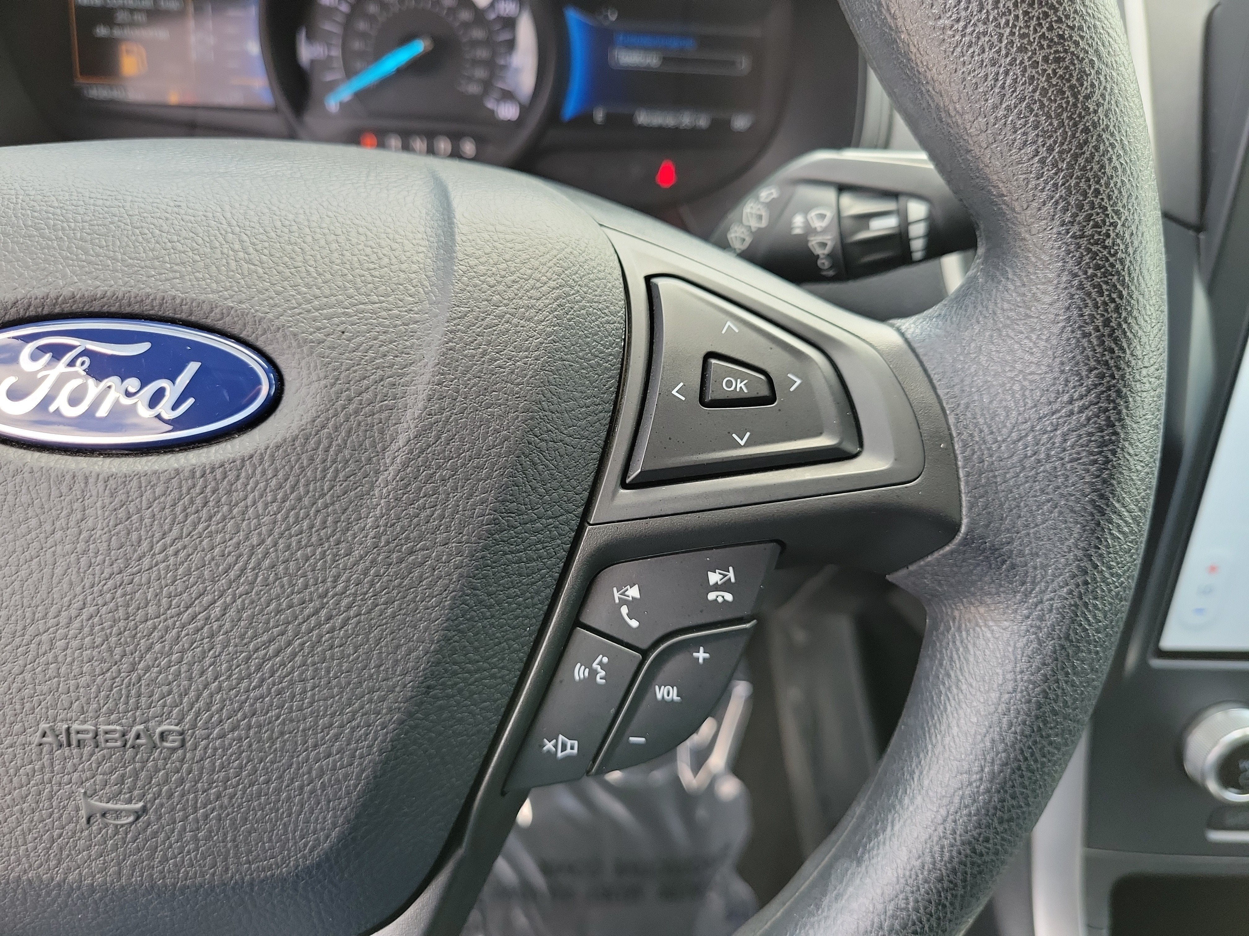 2022 Ford Edge SE