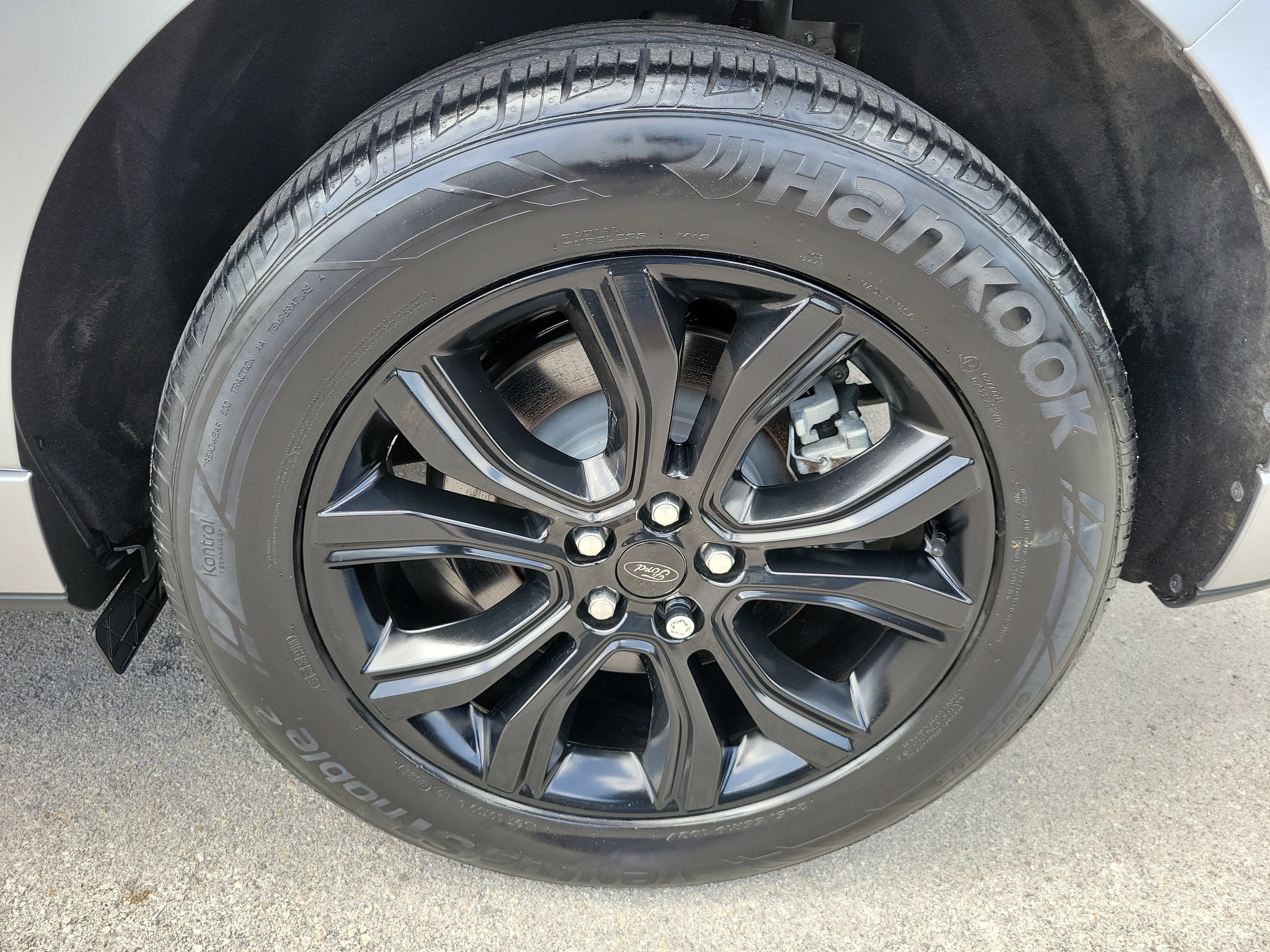 2022 Ford Edge SE
