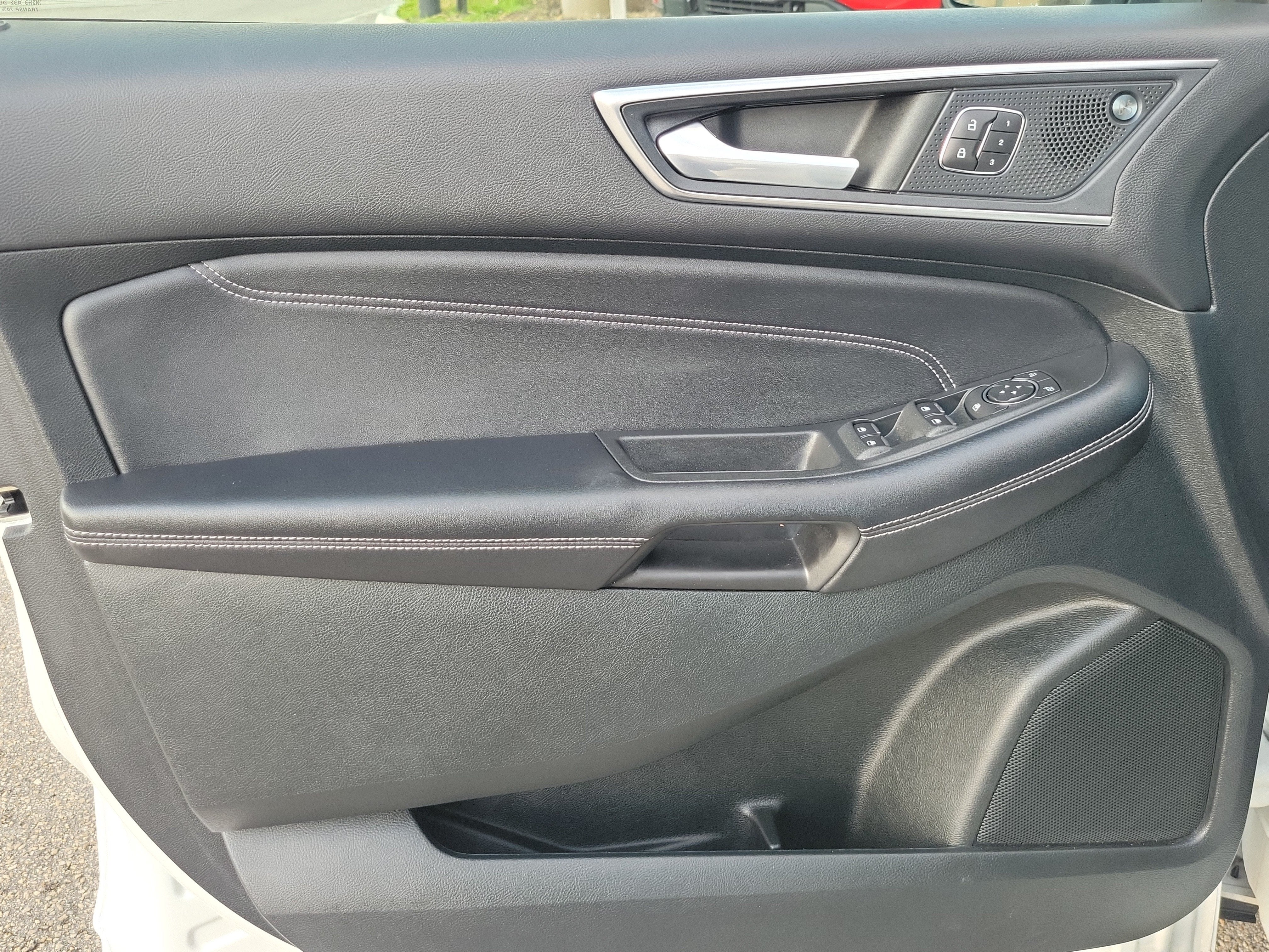 2022 Ford Edge Titanium 4WD