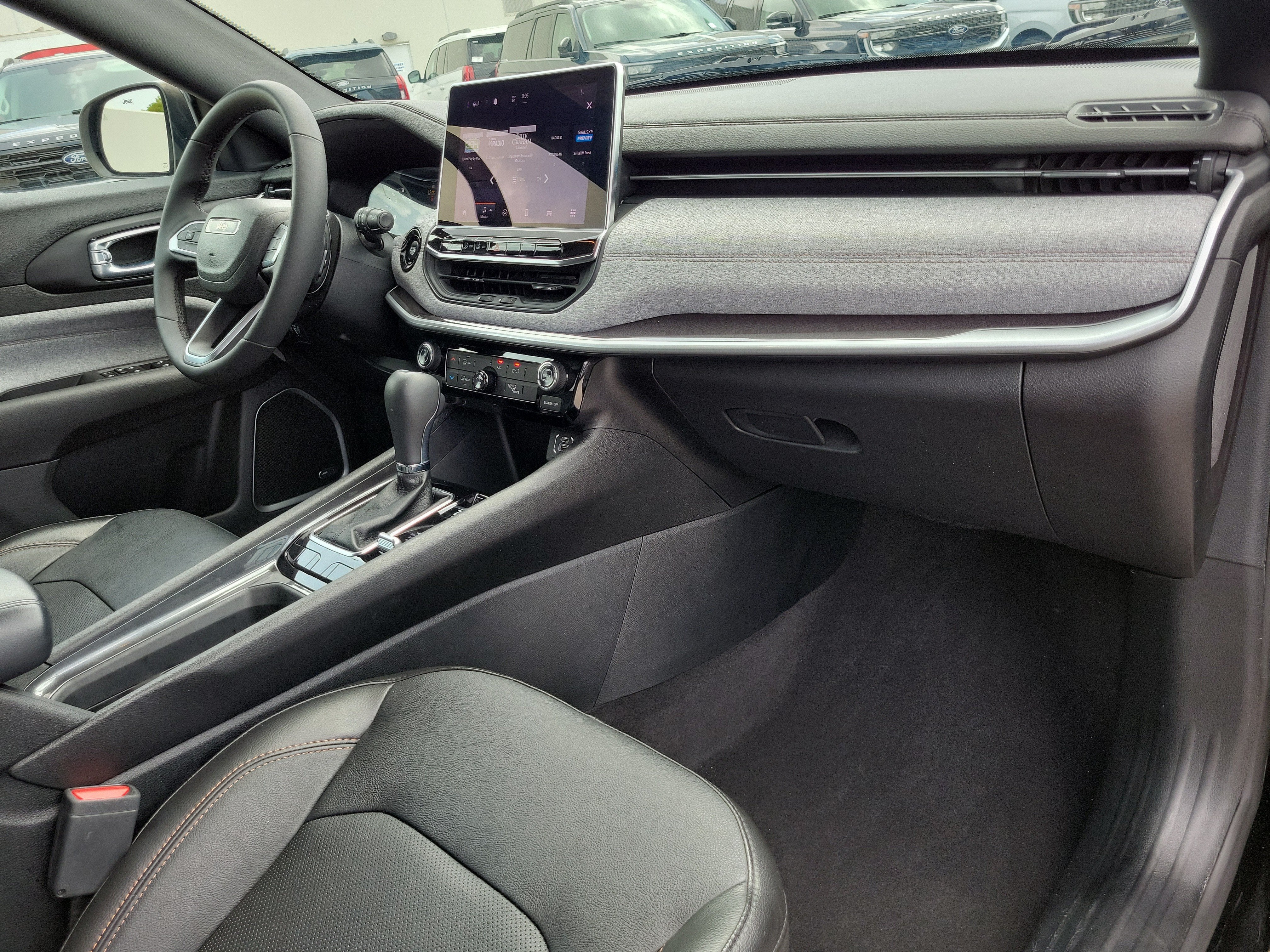 2023 Jeep Compass Latitude Lux 4WD