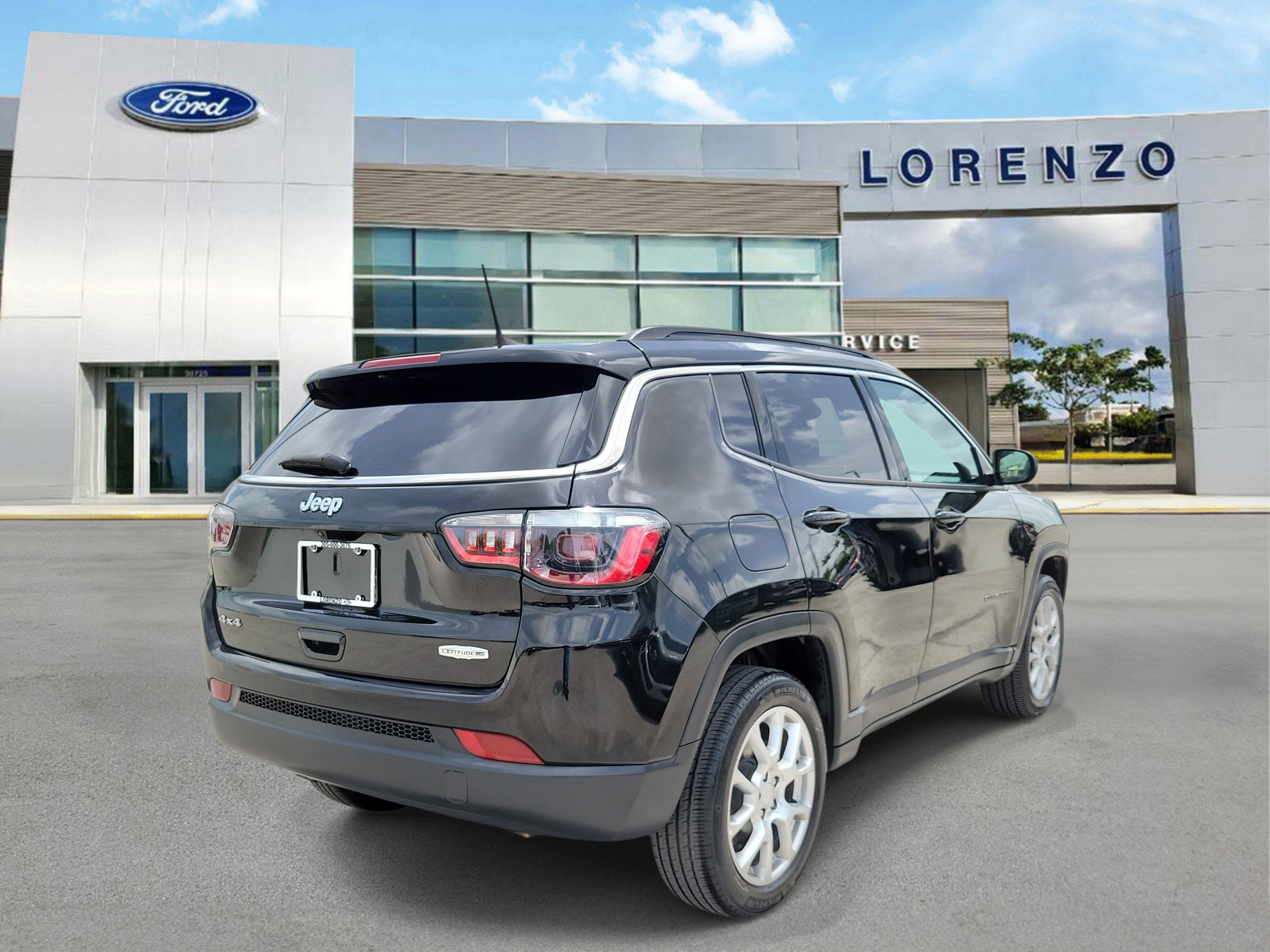 2023 Jeep Compass Latitude Lux 4WD