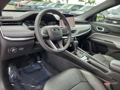 2023 Jeep Compass Latitude Lux 4WD