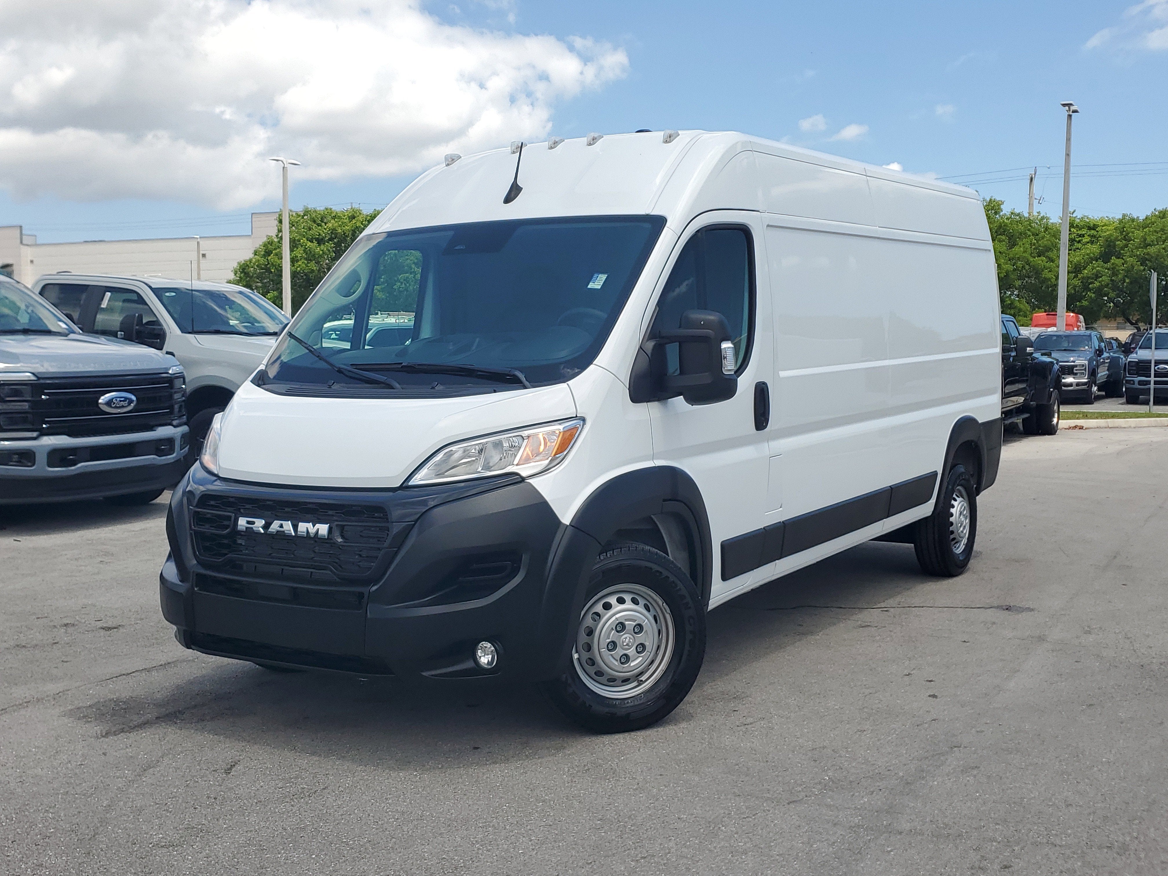 2026 RAM ProMaster Cargo Van Tradesman