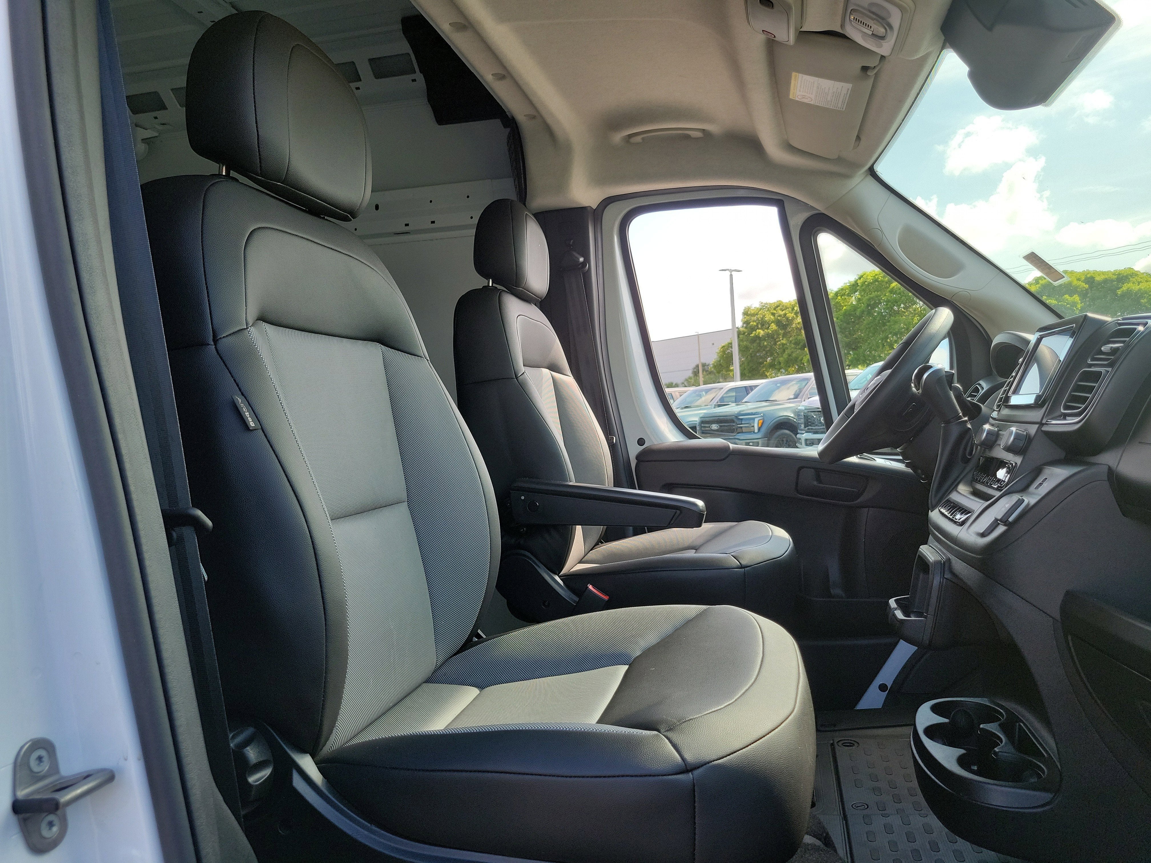 2026 RAM ProMaster Cargo Van Tradesman