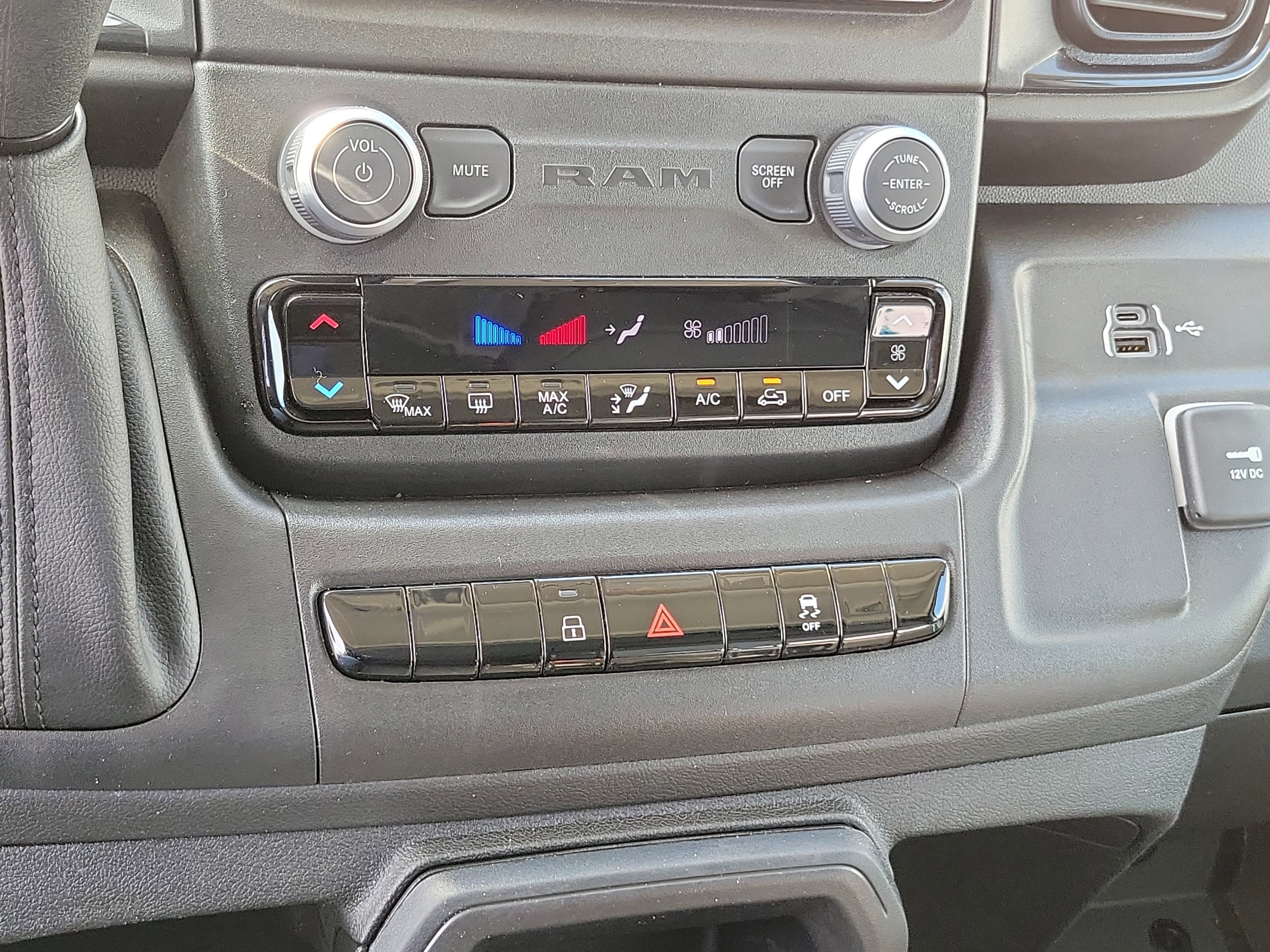 2026 RAM ProMaster Cargo Van Tradesman
