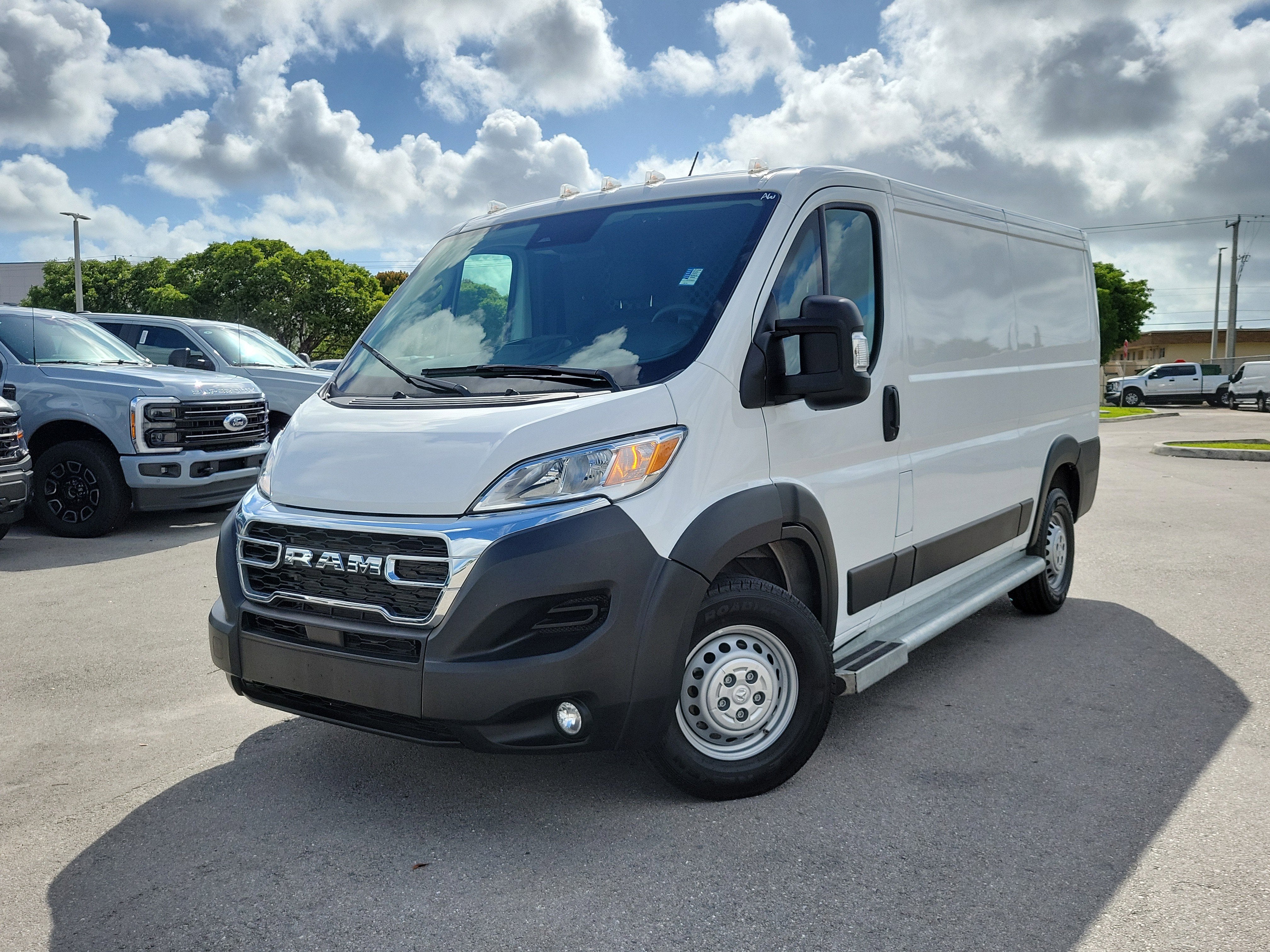 2025 RAM ProMaster Cargo Van Tradesman