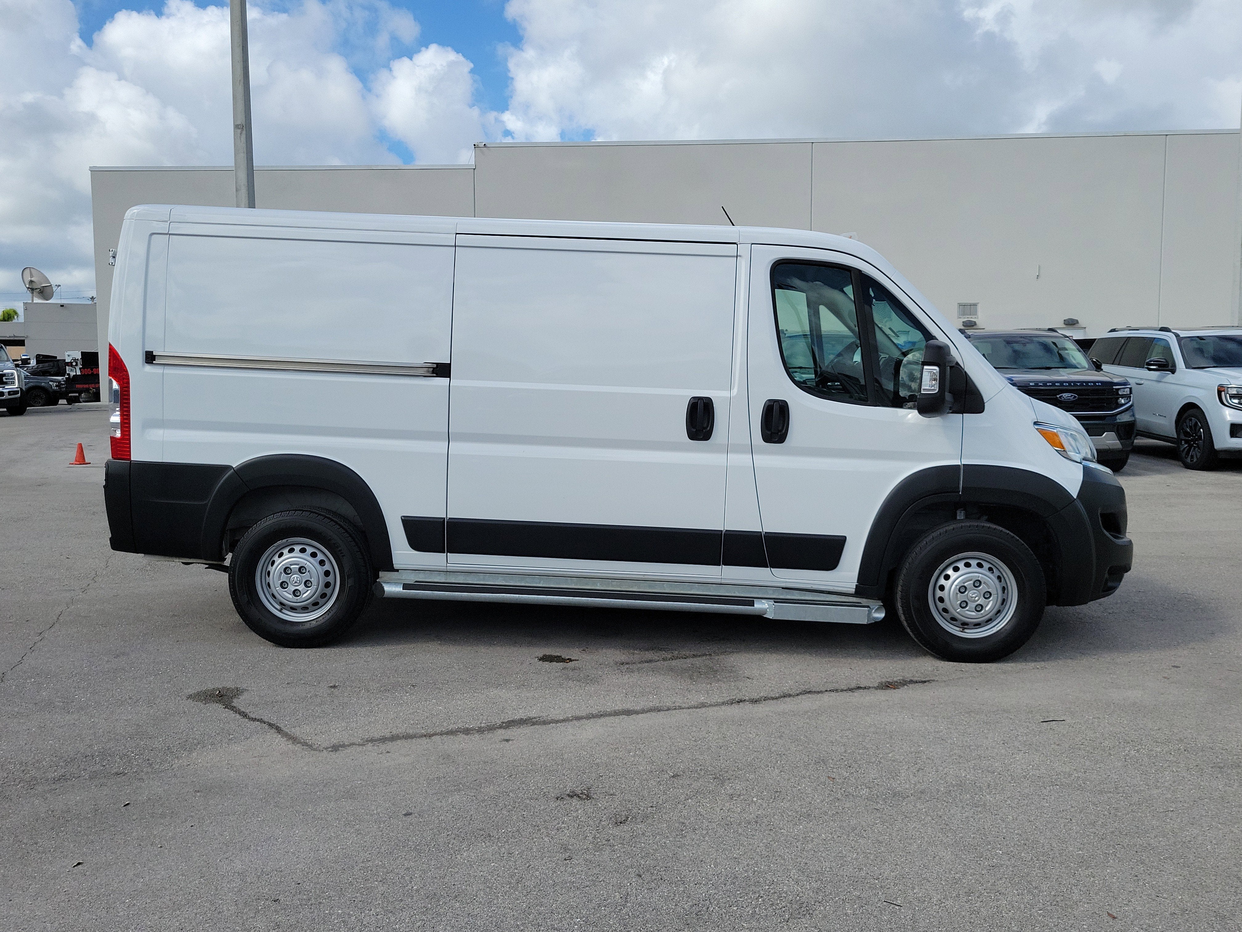 2025 RAM ProMaster Cargo Van Tradesman