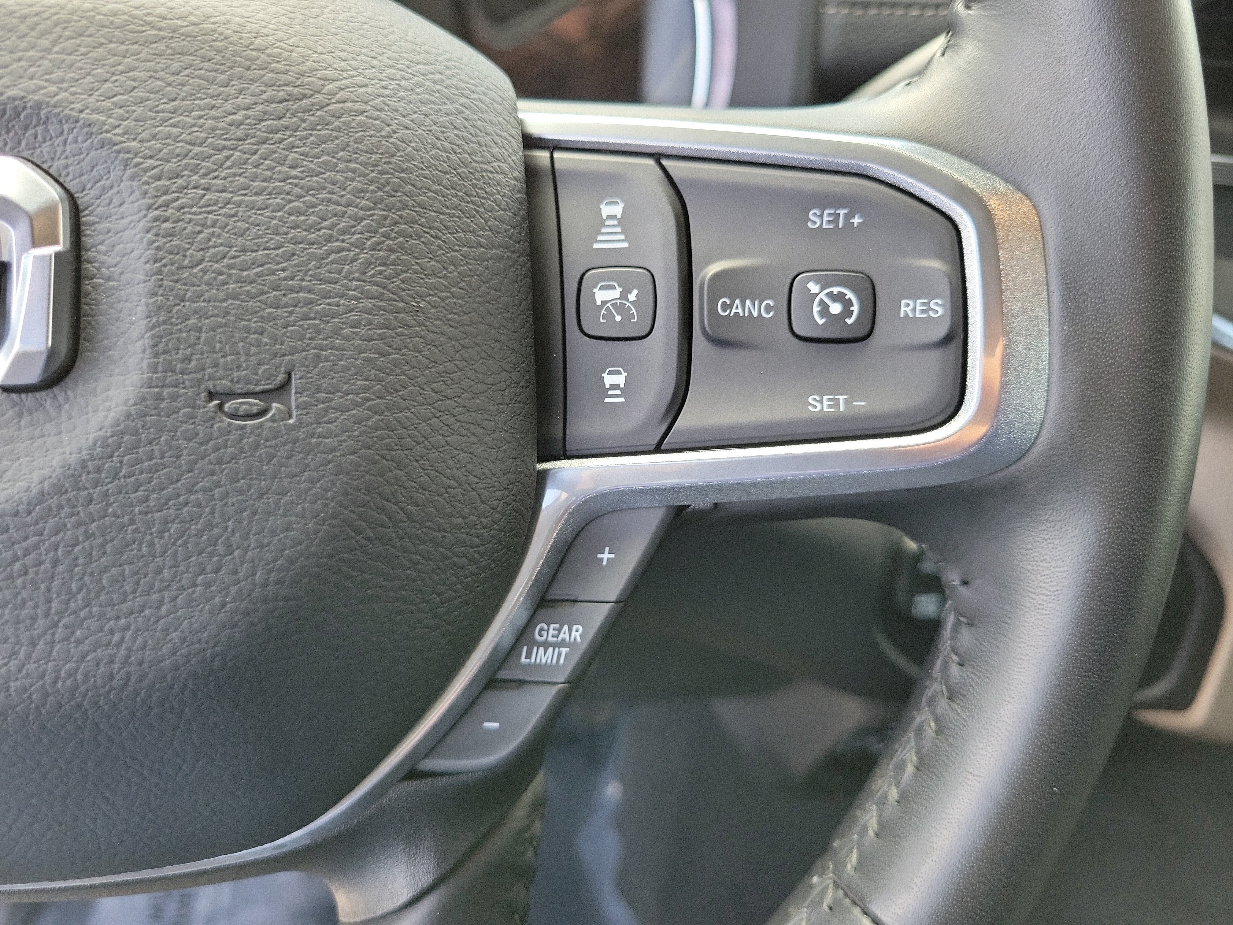 2024 RAM 2500 Laramie 4WD Diesel